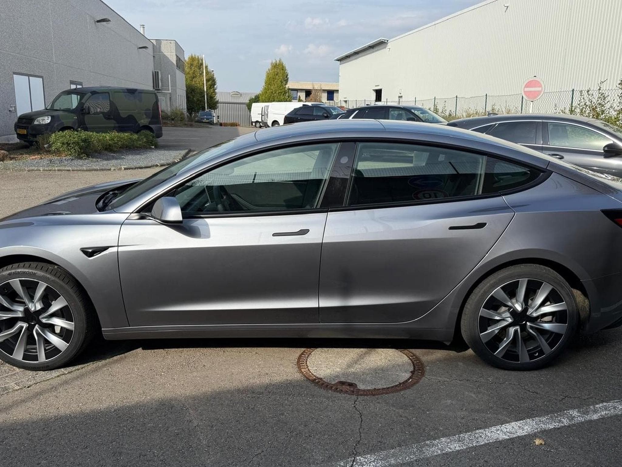 Tesla Model 3 Highland (2025) - Photo 3