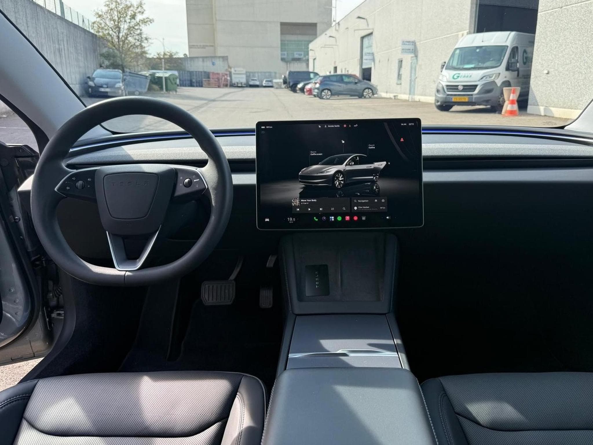 Tesla Model 3 Highland (2025) - Photo 6