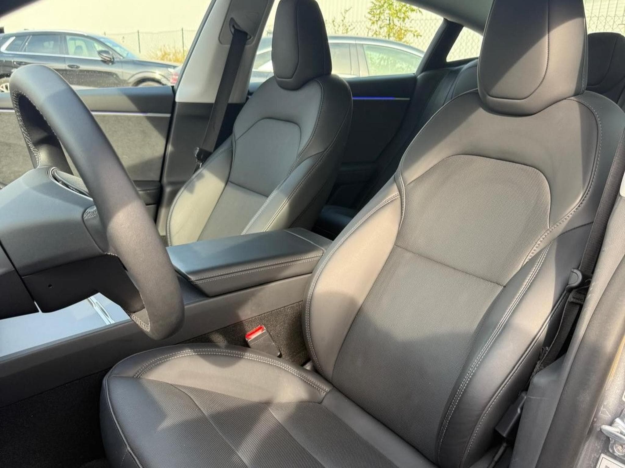 Tesla Model 3 Highland (2025) - Photo 9