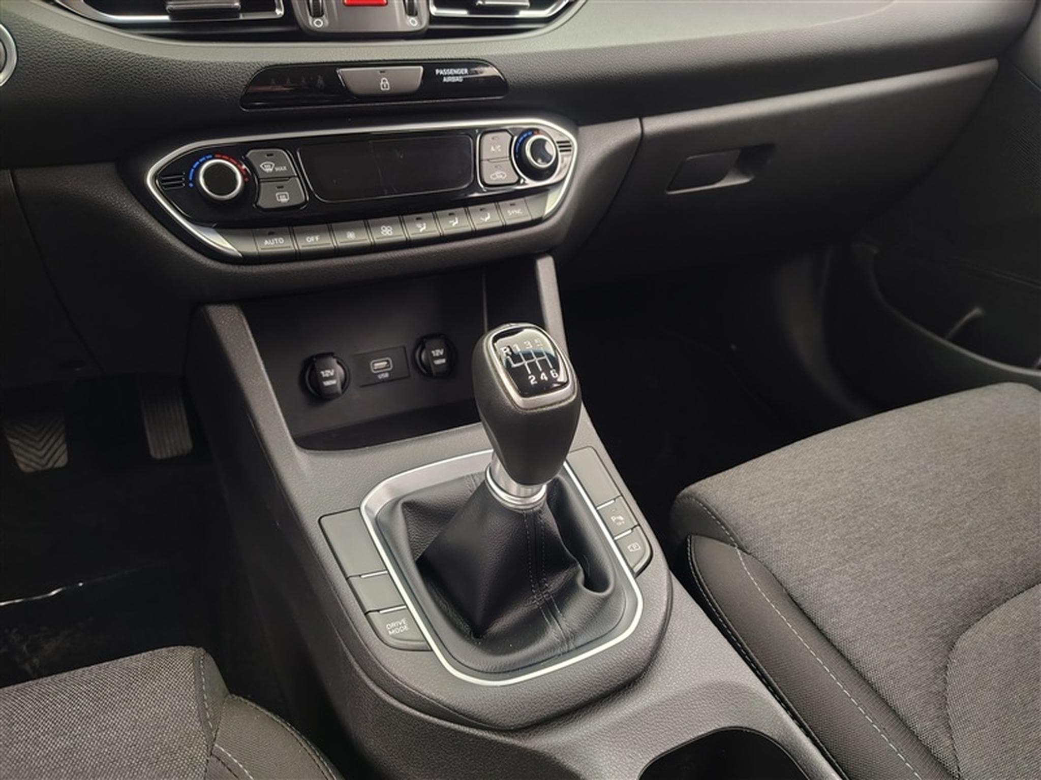 Hyundai i30 1.0 T-GDi MHEV Techno (2023) - Photo 12