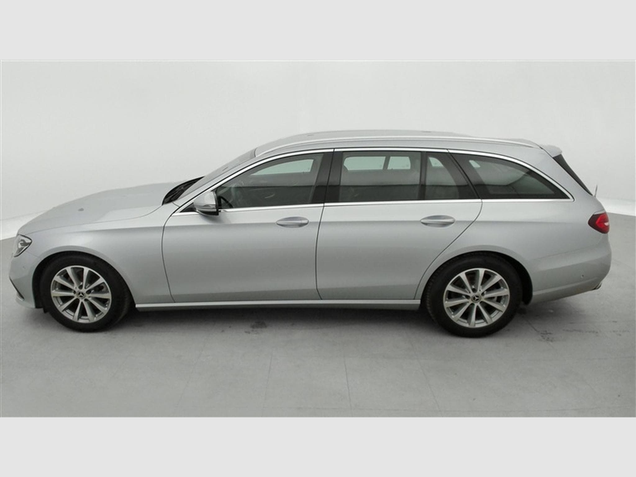 Mercedes E 200 E200 d 9G-Tronic Avantgarde CUIR / NAVI / FULL LED (2020) - Photo 3