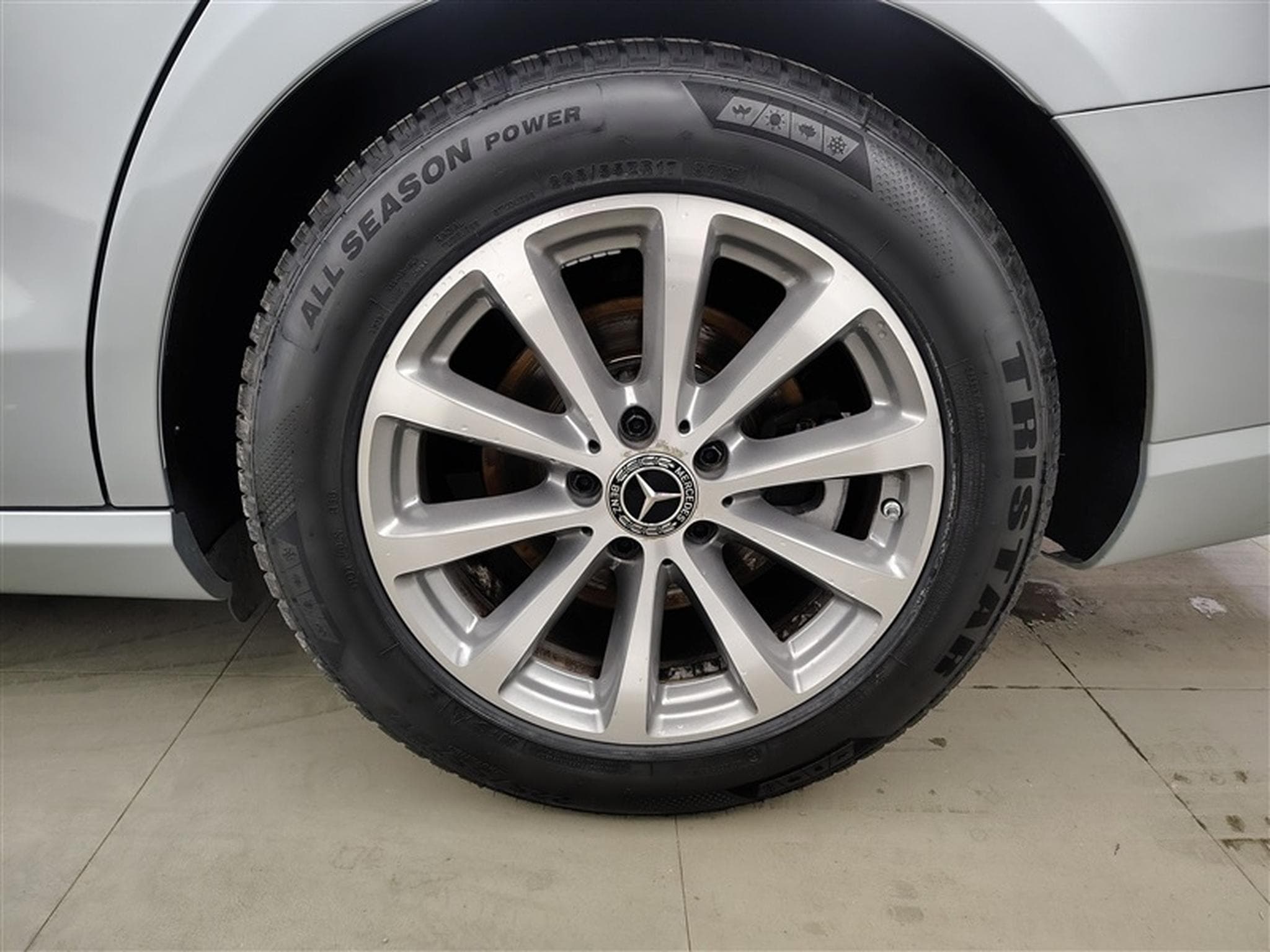 Mercedes E 200 E200 d 9G-Tronic Avantgarde CUIR / NAVI / FULL LED (2020) - Photo 6
