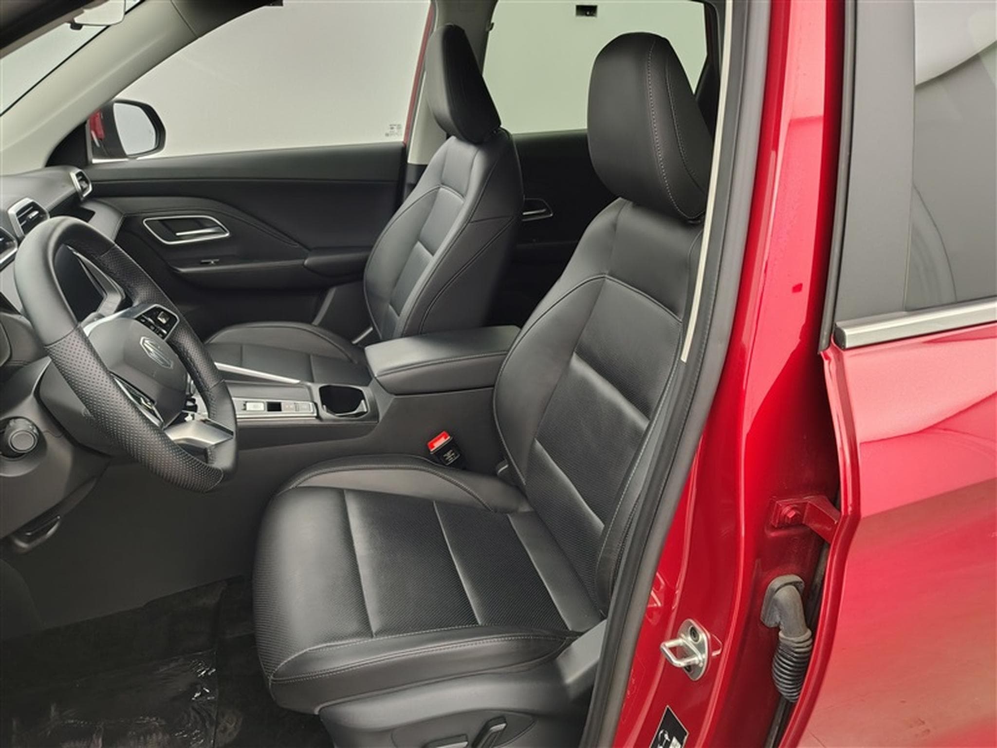 MG ZS Hybrid+ 1.5 Luxury (2025) - Photo 7