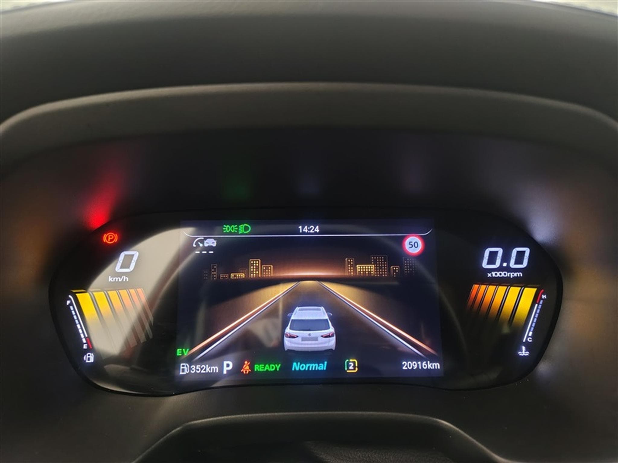 MG ZS Hybrid+ 1.5 Luxury (2025) - Photo 10