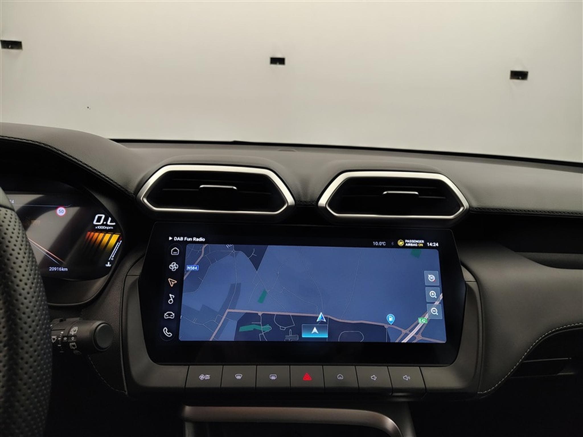MG ZS Hybrid+ 1.5 Luxury (2025) - Photo 11