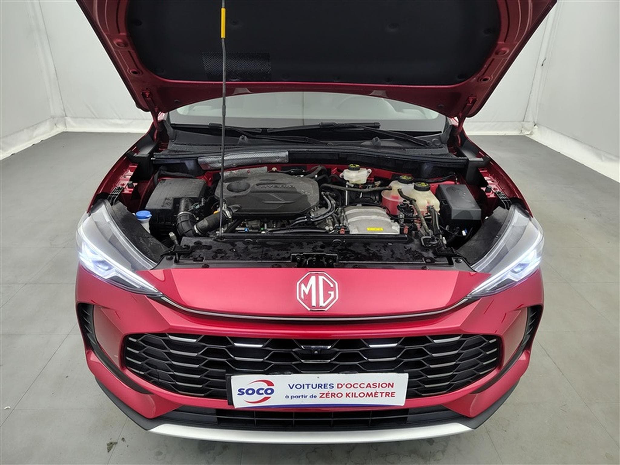 MG ZS Hybrid+ 1.5 Luxury (2025) - Photo 18
