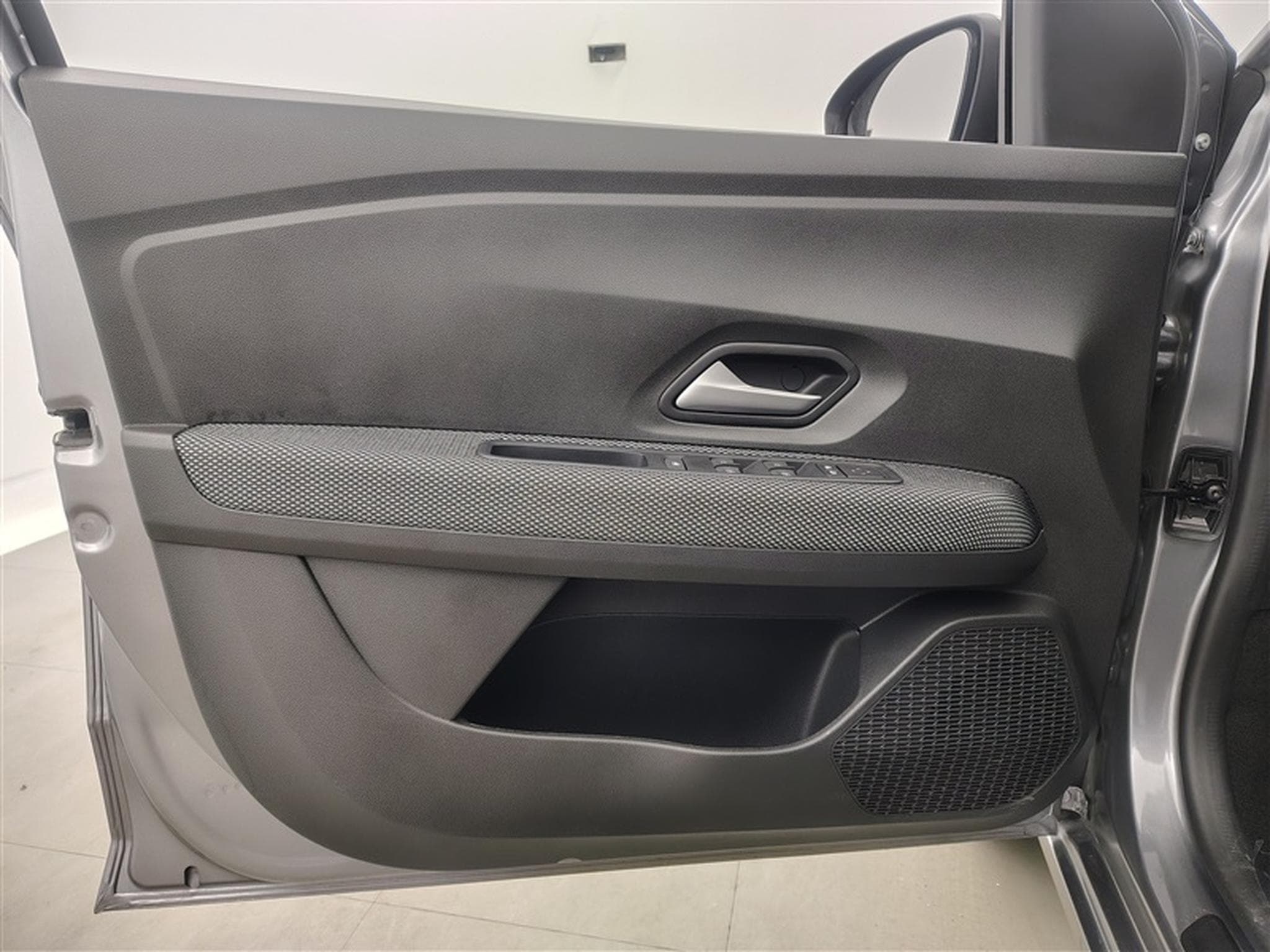 Dacia Sandero 1.0 Eco-G Journey (2025) - Photo 16