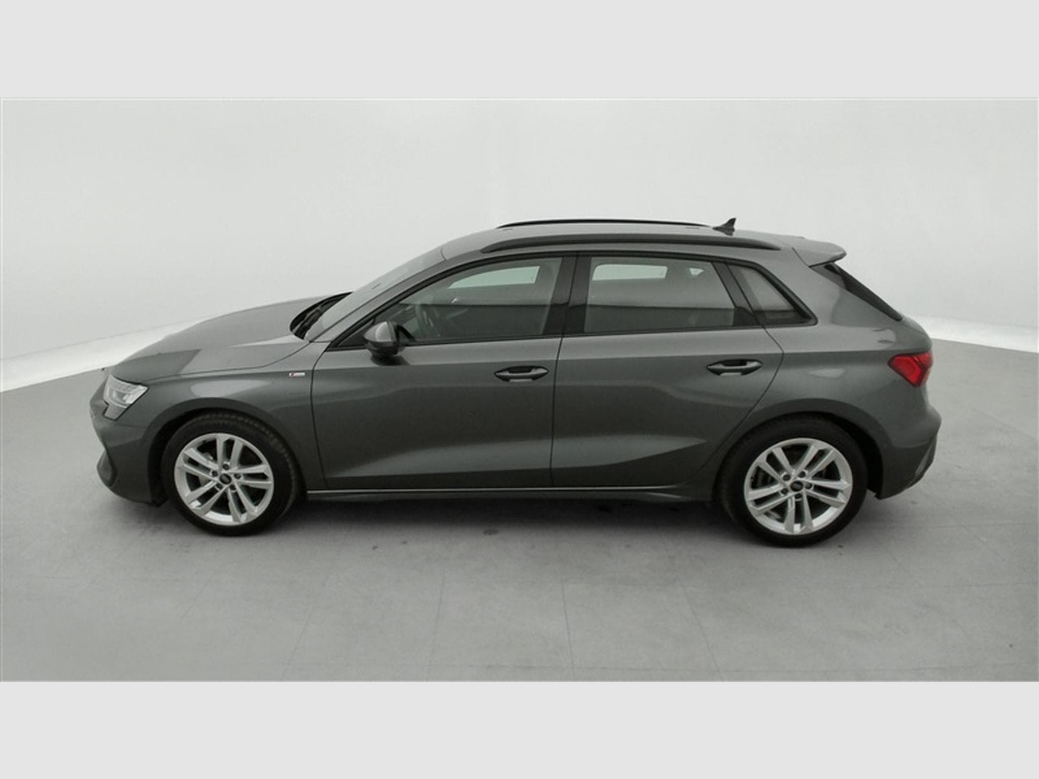 Audi A3 35 TFSI 150Cv S-Tronic S-Line NAVI / FULL LED / CARPLAY (2025) - Photo 3