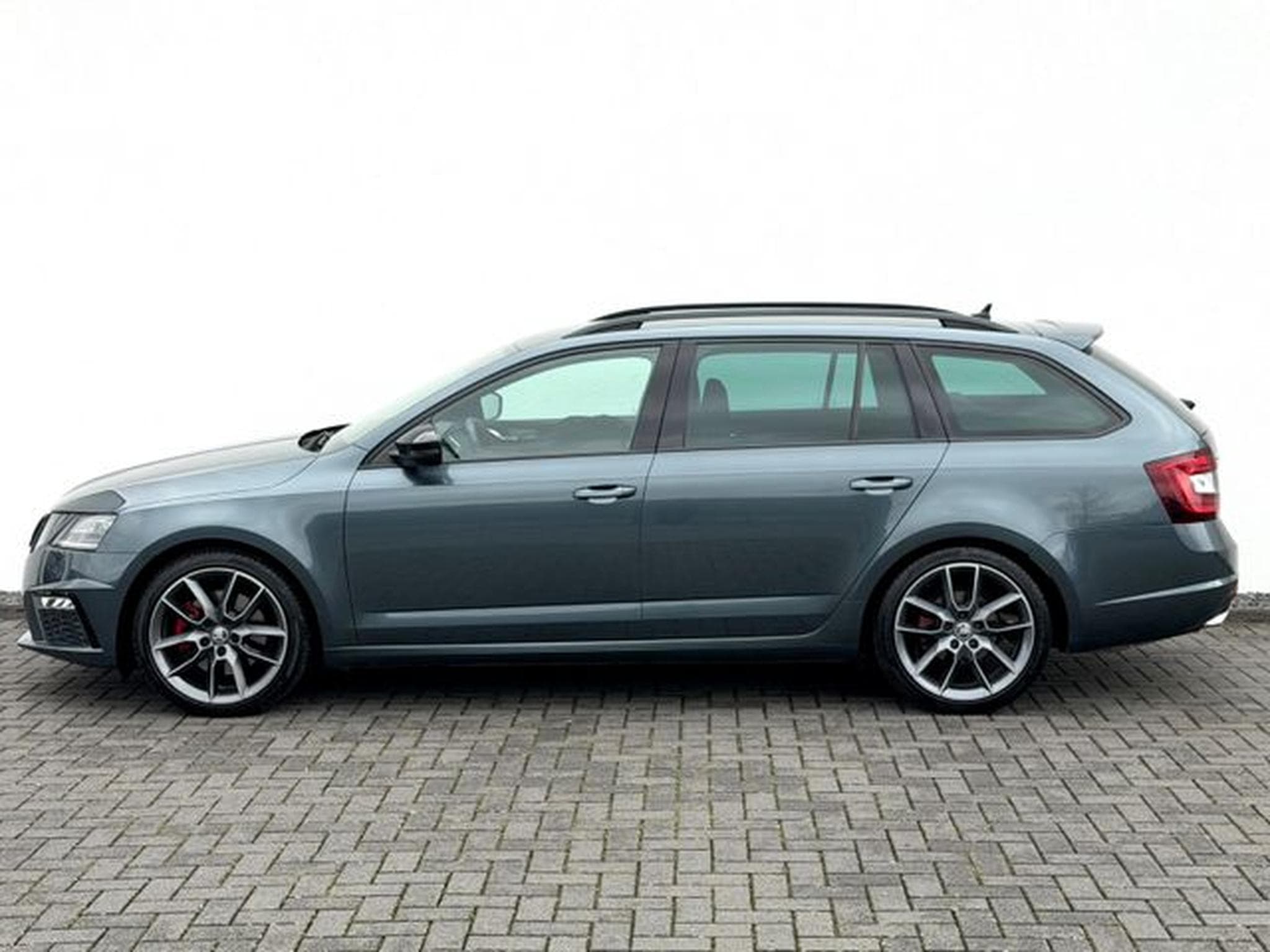 Skoda Octavia Octavia Combi RS 2.0 TDI DSG 4x4 /LED/ACC/AHK/ (2020) - Photo 8