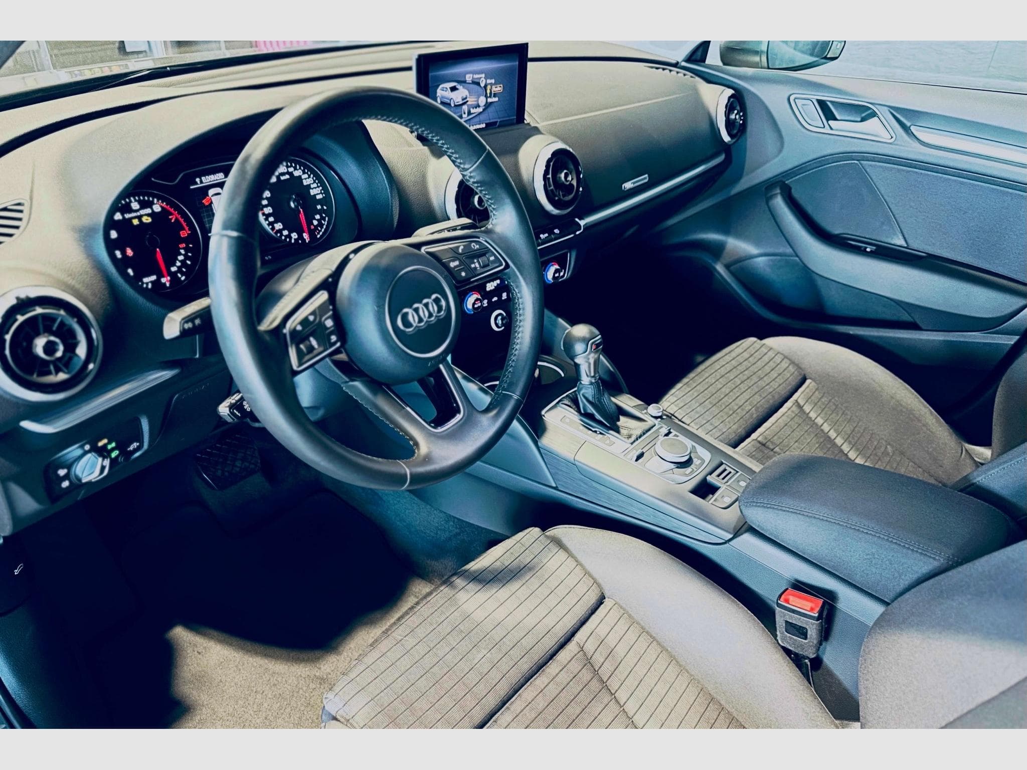 Audi A3 A3 SPORTBACK TFSI SPORT S-TRONIC (2019) - Photo 7