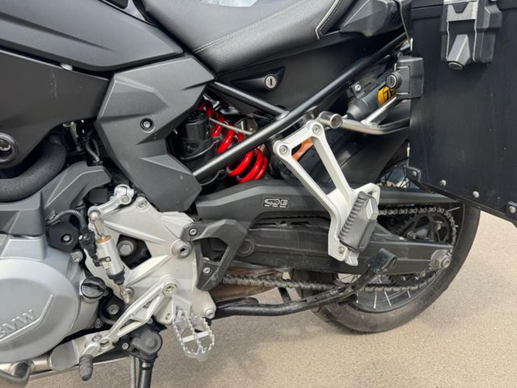 BMW 850 F 850 GS ADVENTURE TRIPLE BLACK *NAVI*LED*TOP* (2023) - Foto 13