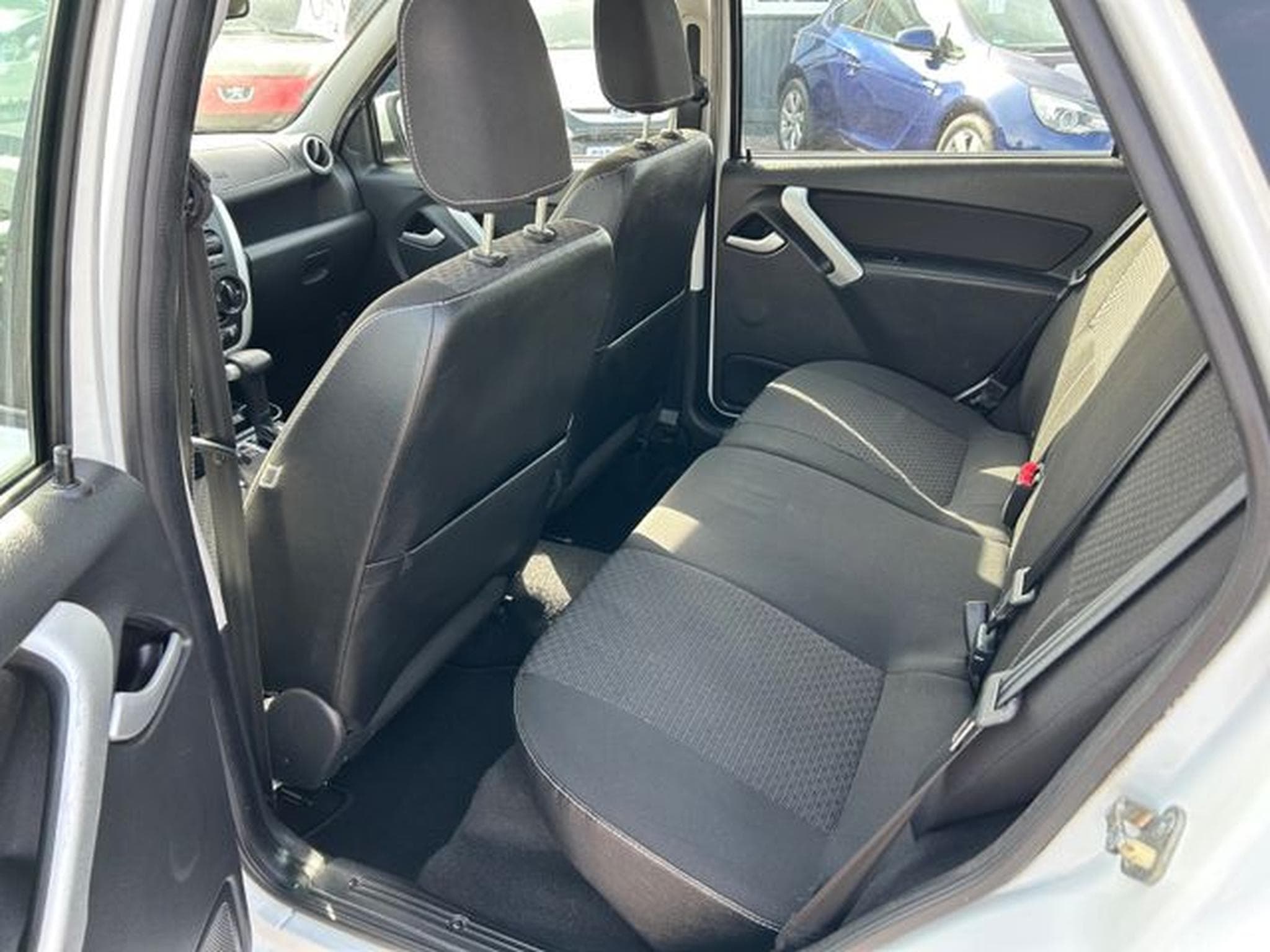 Lada Granta Granta 1.6 *Automatik* Klima*SHZ*Euro6* (2017) - Foto 8