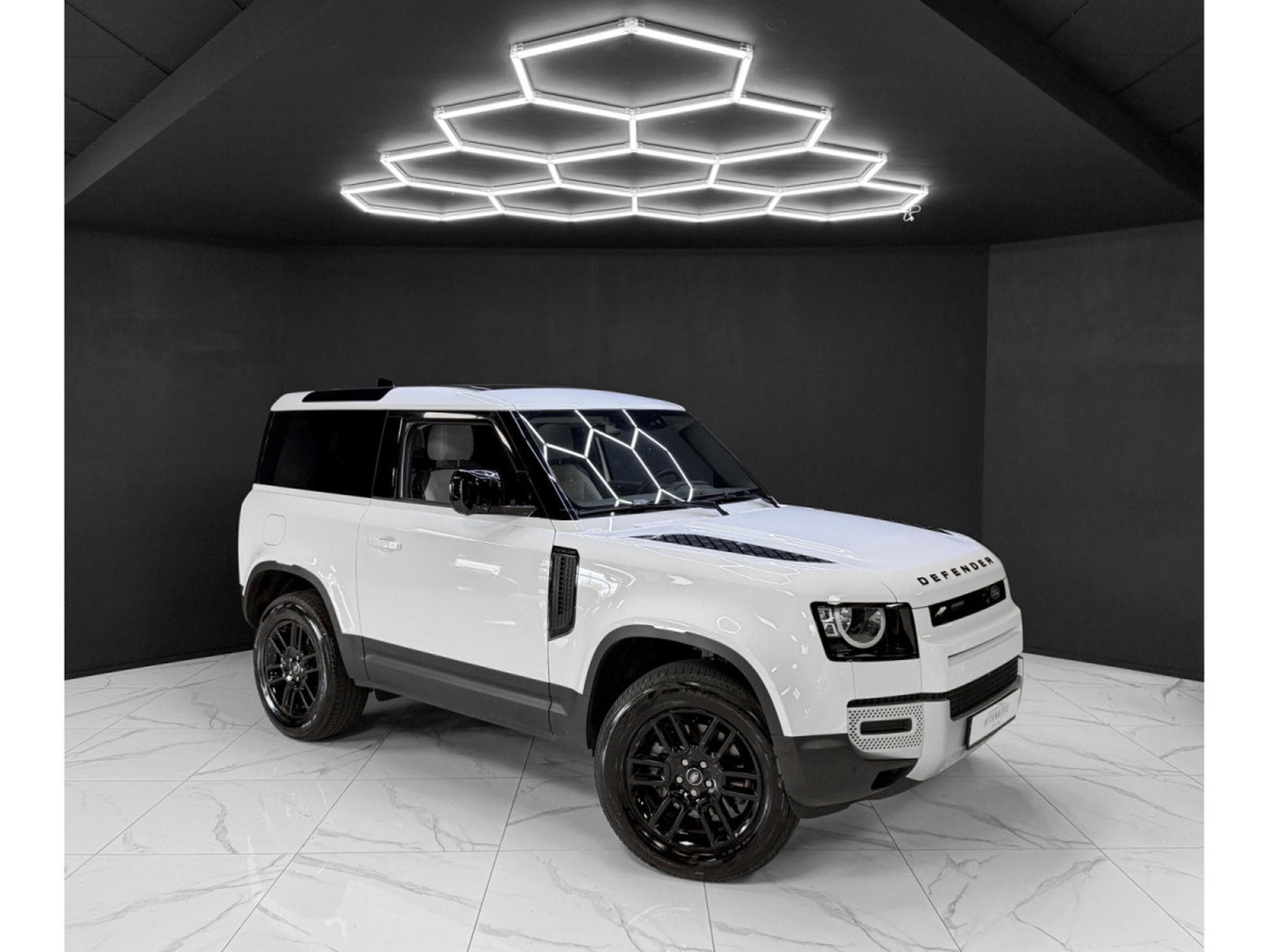 Land-Rover Defender 90 D200 S WARRANTY 2030 (2025) - Photo 7