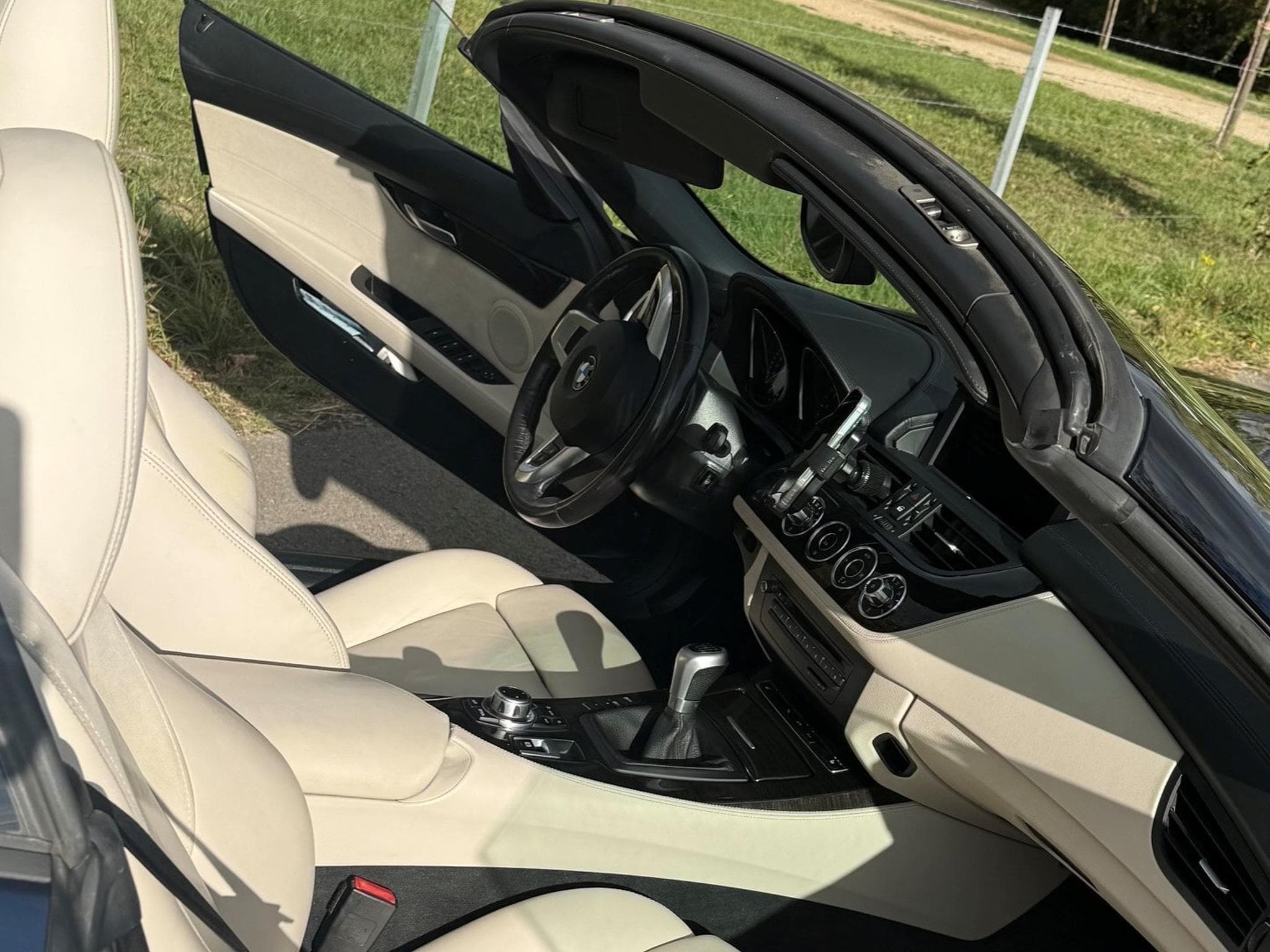 BMW Z4 BMW Z4 sDrive35i – 306 ch - boite man. (2012) - Photo 6