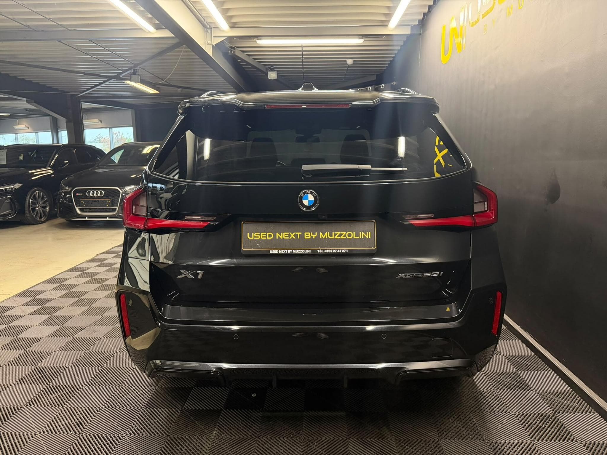 BMW X1 M SPORT 2.3i 218cv PANO/ HK/ M SPORT/ 4X4 (2023) - Foto 4