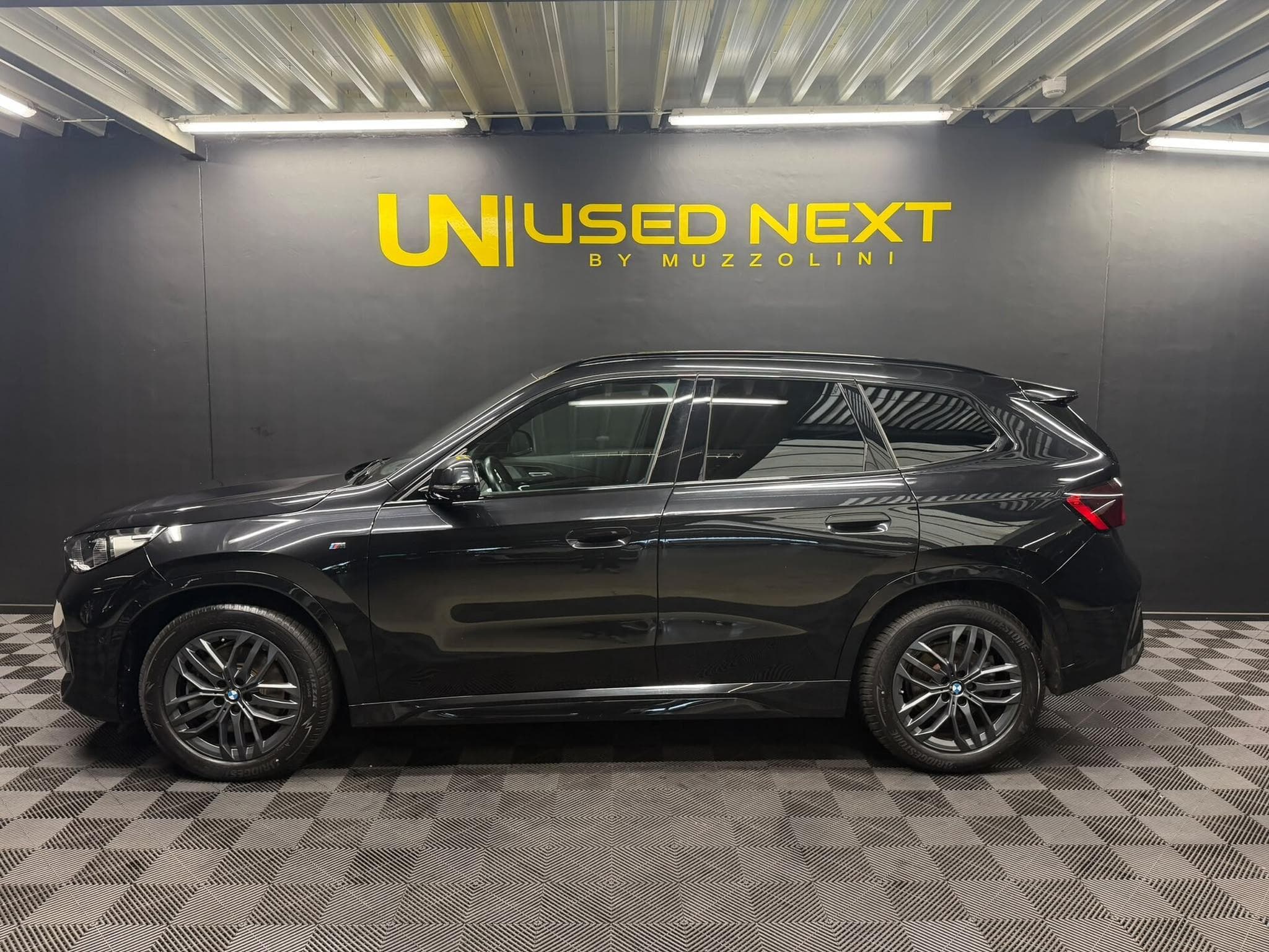 BMW X1 M SPORT 2.3i 218cv PANO/ HK/ M SPORT/ 4X4 (2023) - Foto 5