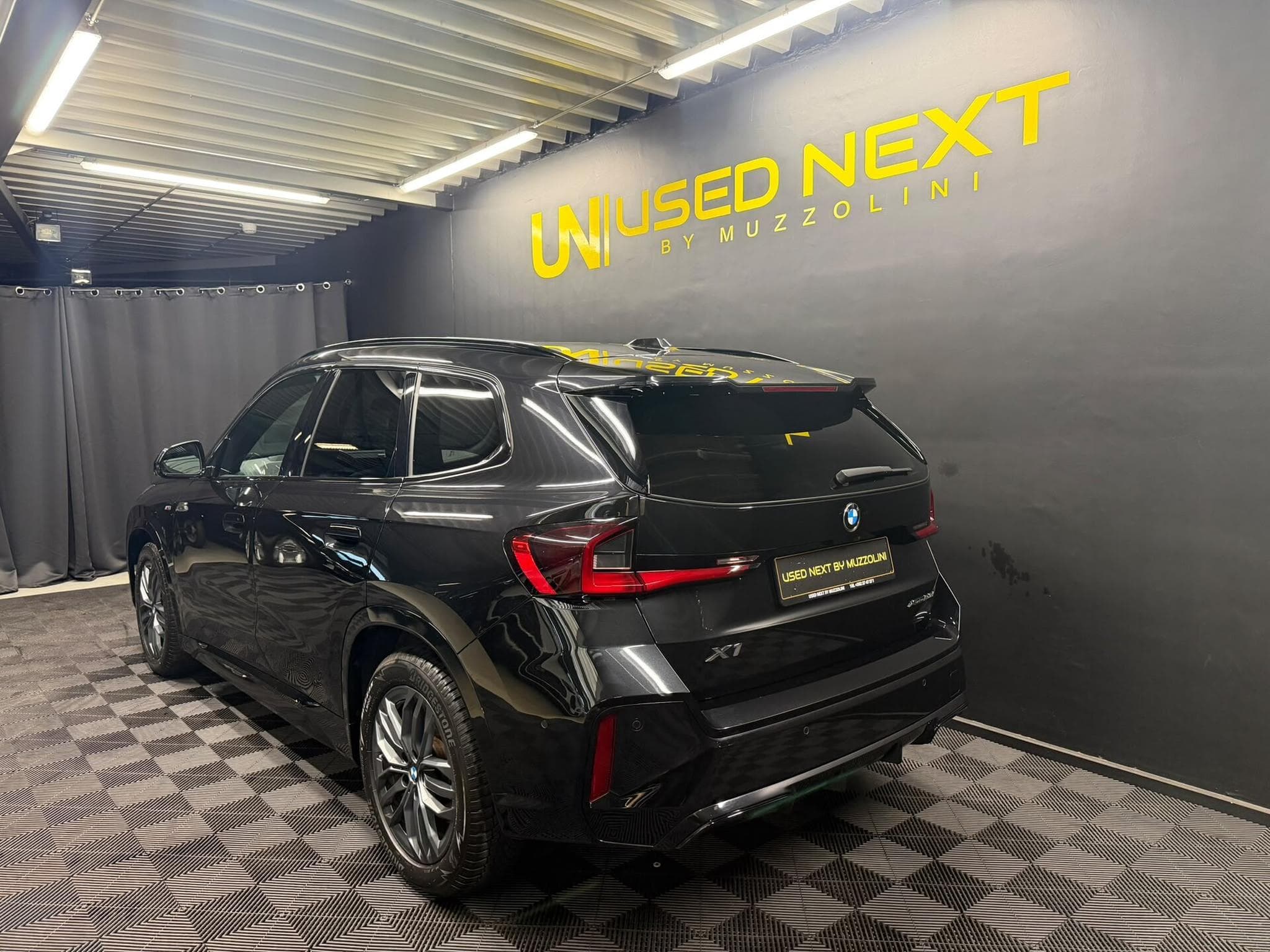 BMW X1 M SPORT 2.3i 218cv PANO/ HK/ M SPORT/ 4X4 (2023) - Foto 6