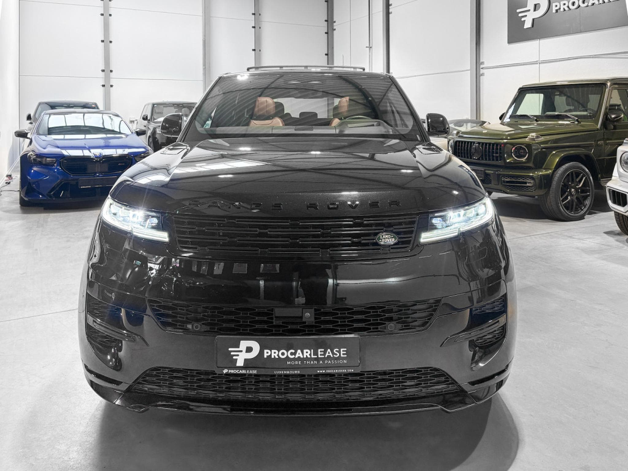 Land-Rover Range Rover Sport P530 V8 AUTOBIOGRAPHY+ 4 WINTER WHEELS (2025) - Photo 3