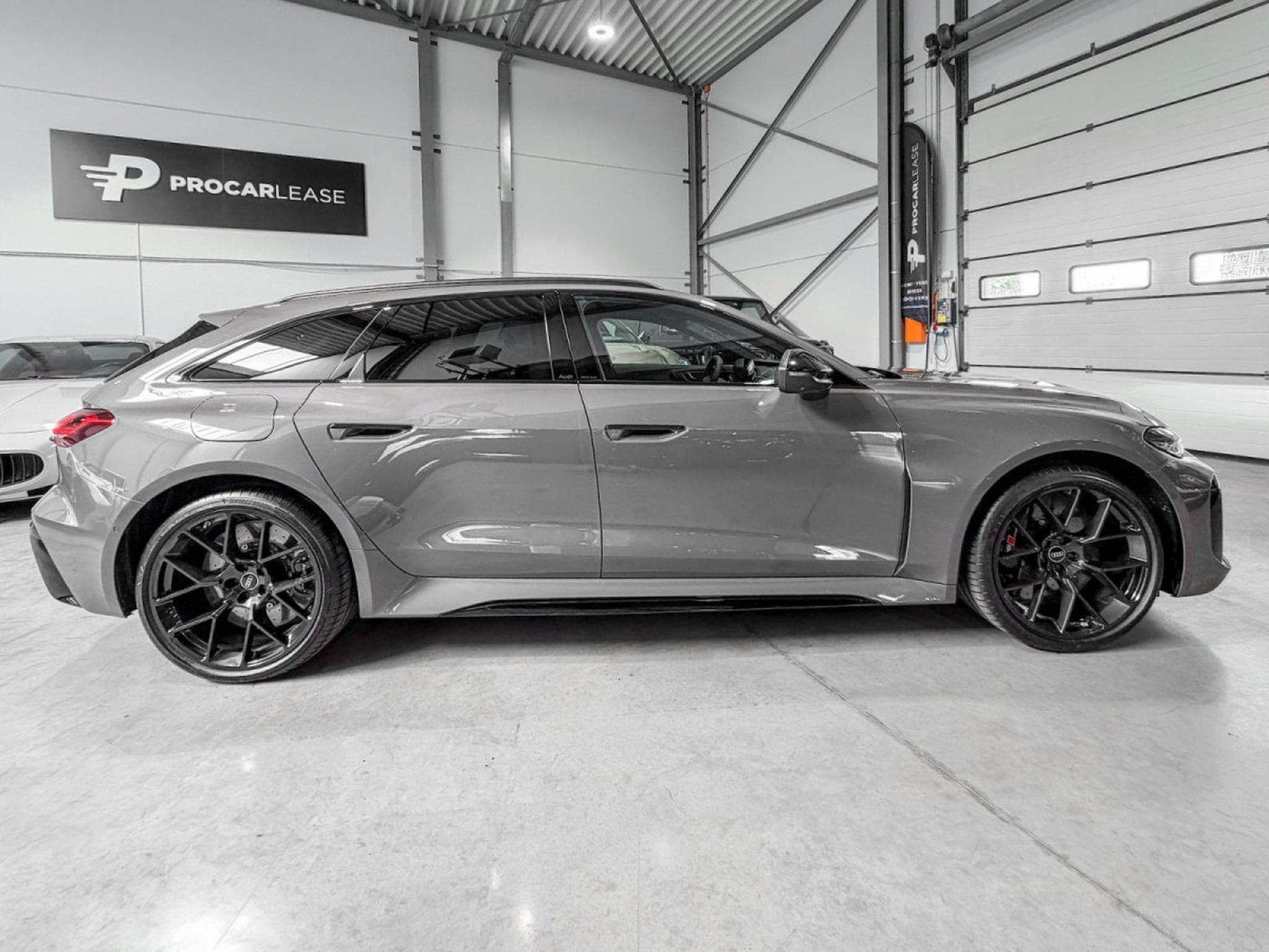Audi RS5 Audi RS5 Avant PERFORMANCE/KERAMIK/SOFORT/CARBONE IN/AUS/VOL (2026) - Photo 16