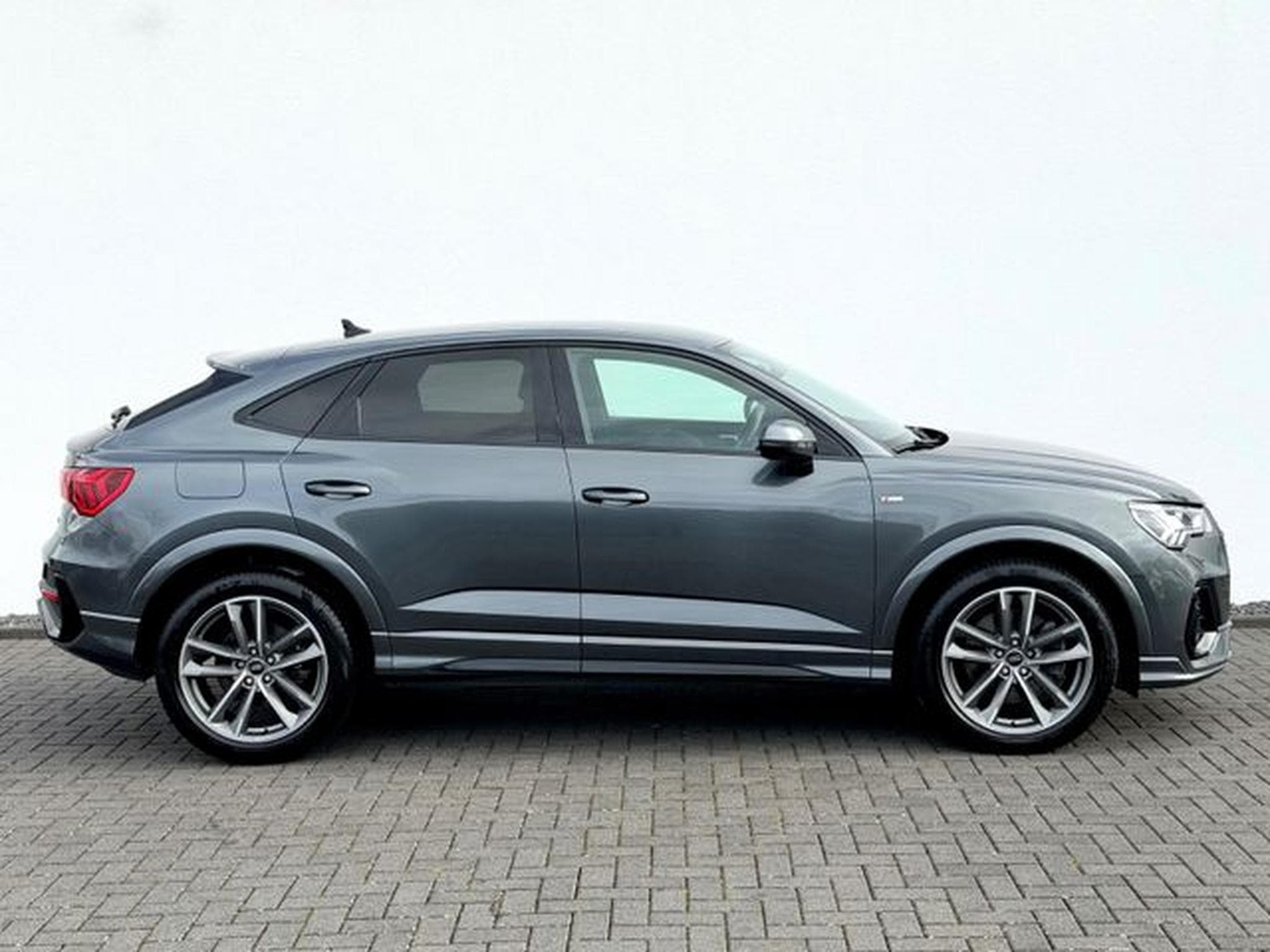 Audi Q3 Q3 Sportback 45 TFSI quattro S line Sport Plus (2020) - Photo 4