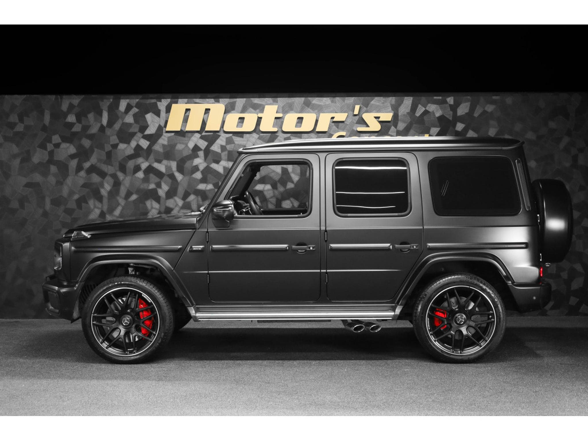 Mercedes G 63 AMG V8 Bi-Turbo - MANUFAKTUR Night Black Magno (2025) - Foto 2