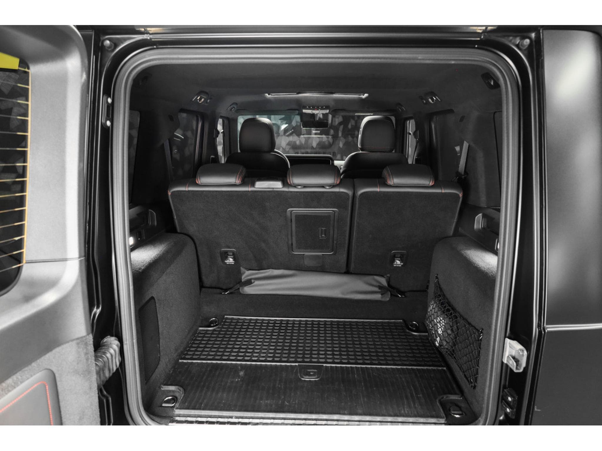 Mercedes G 63 AMG V8 Bi-Turbo - MANUFAKTUR Night Black Magno (2025) - Foto 20