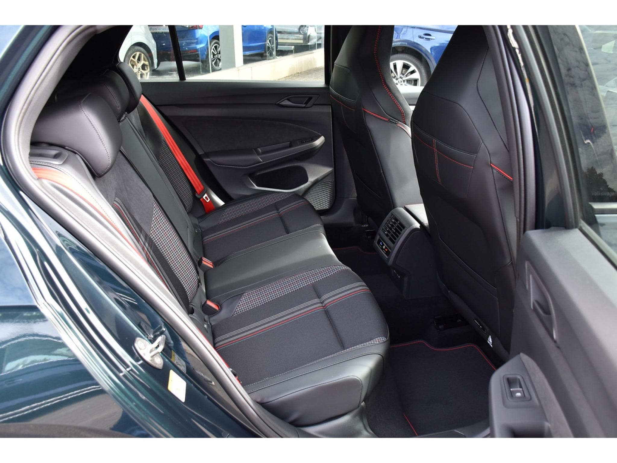 VW Golf GTI 2.0 TSI DSG Edition 50 (2026) - Foto 8