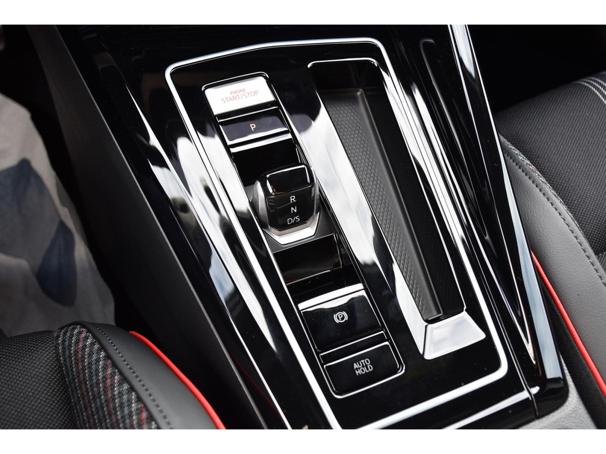 VW Golf GTI 2.0 TSI DSG Edition 50 (2026) - Foto 19