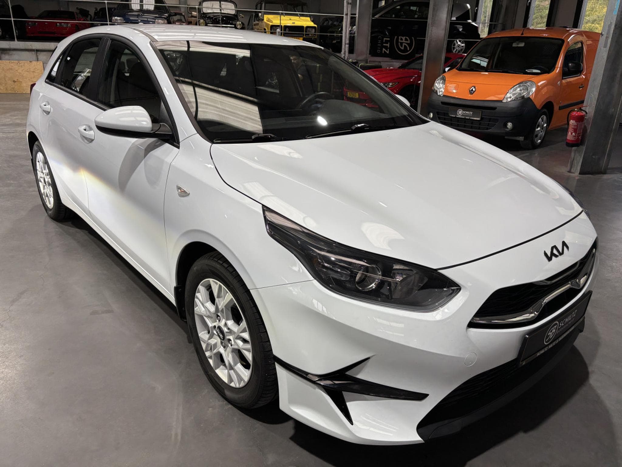Kia Ceed 1.5 T VISION (2024) - Photo 1