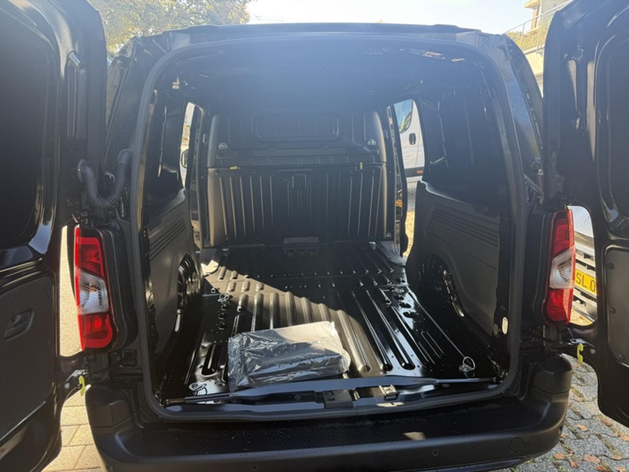 Fiat Doblo 1.5 BlueHDI 130 EAT8 L2H1 (2026) - Foto 22