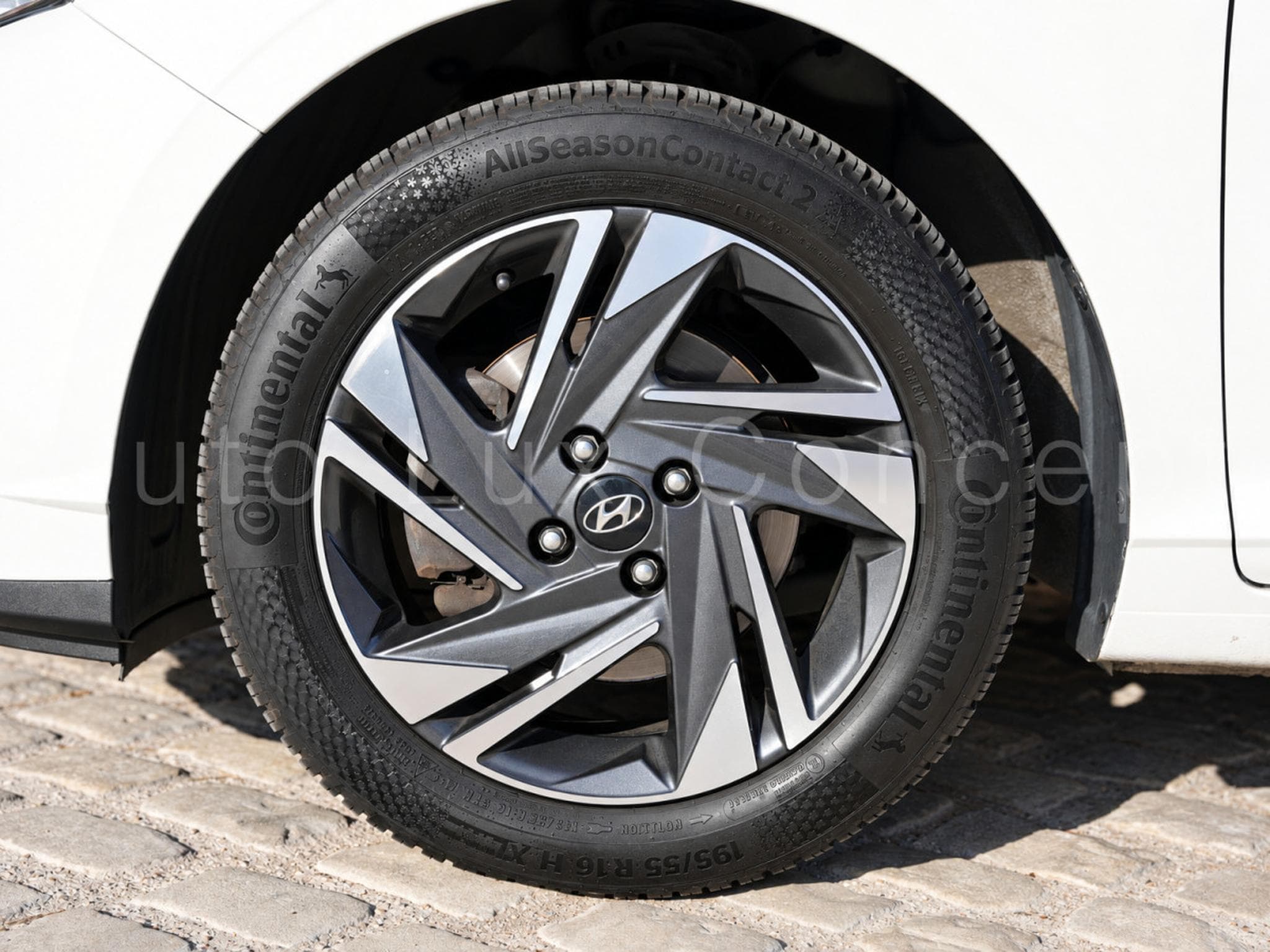Hyundai i20 1.0 T-GDi 100 48V Hybrid TECHNO 6iMT (2021) - Photo 10