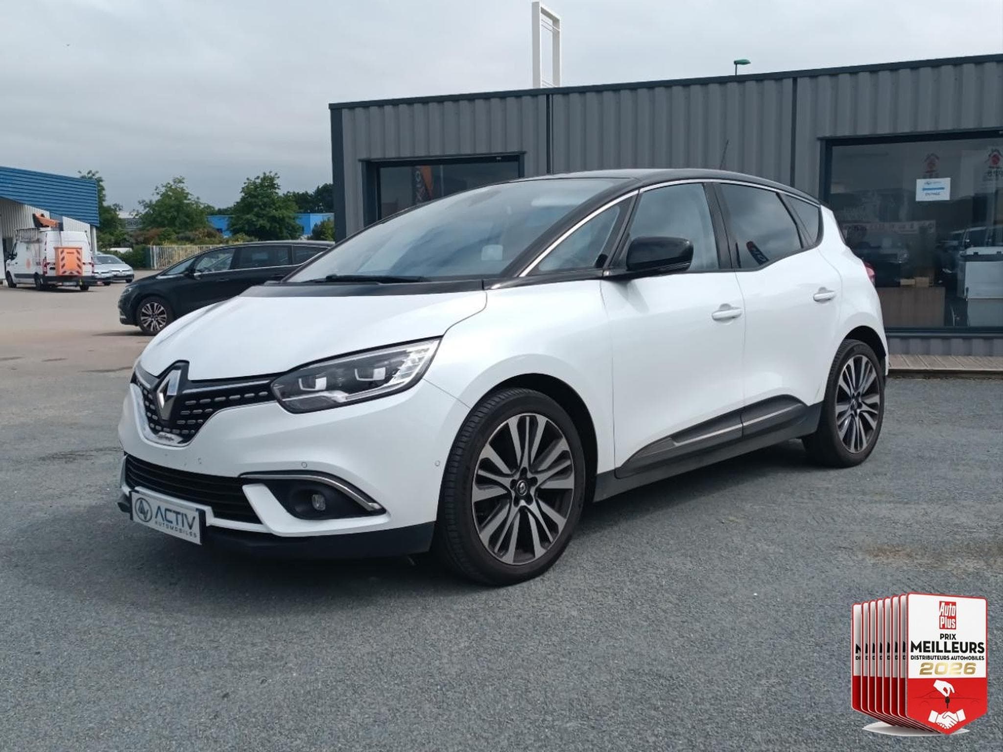 Renault Scenic 1.6 DCI 160 INITIALE PARIS EDC (2017) - Foto 26
