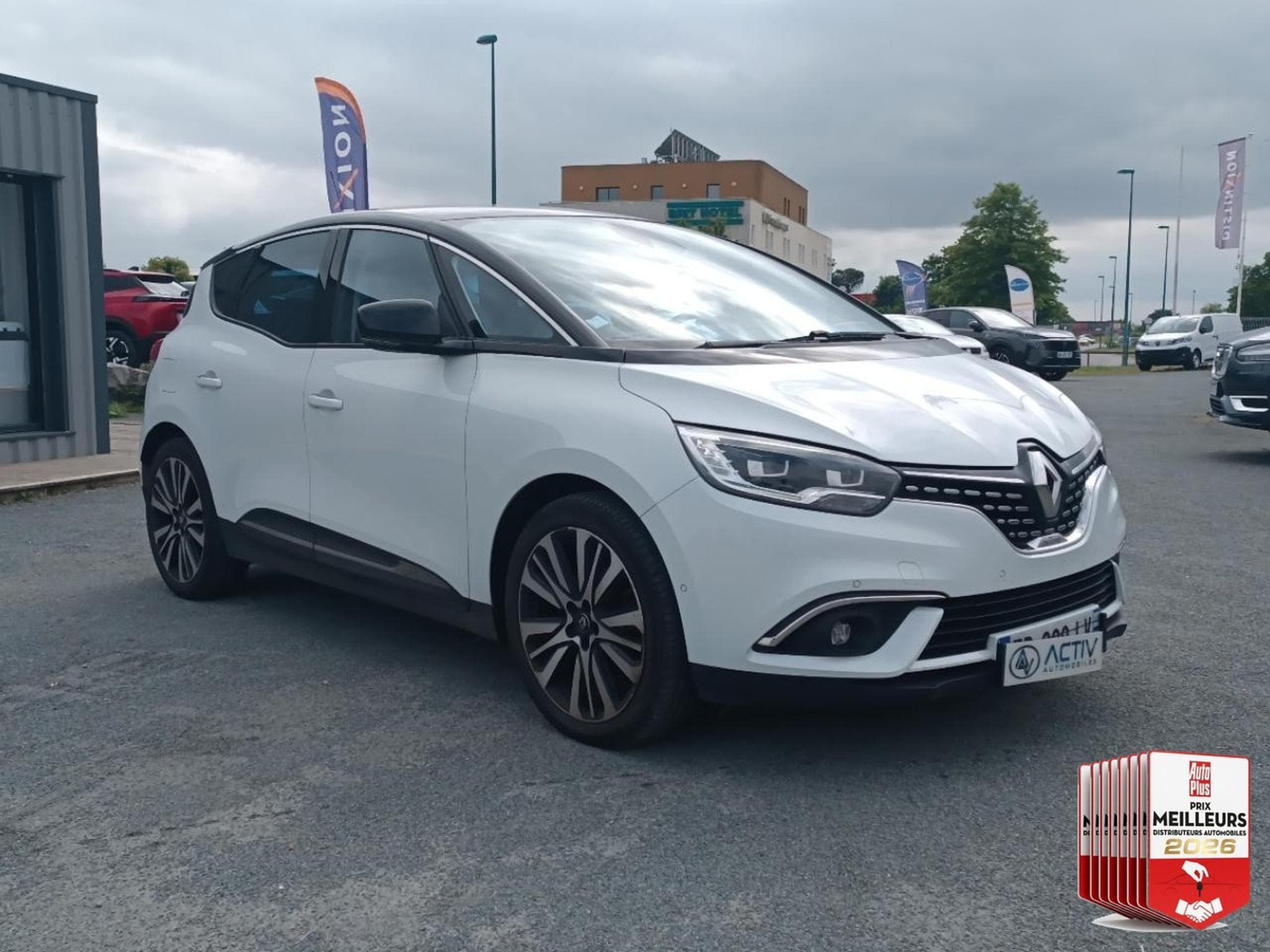 Renault Scenic 1.6 DCI 160 INITIALE PARIS EDC (2017) - Foto 28