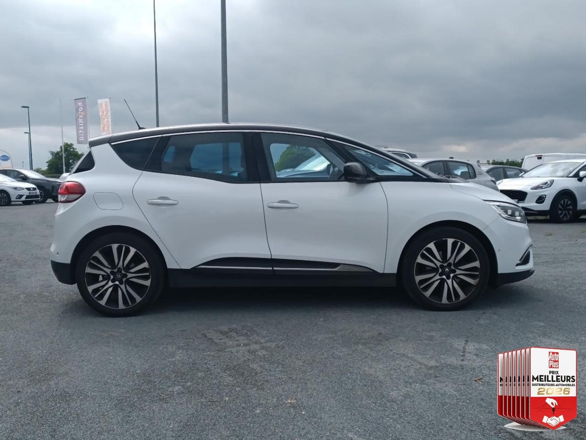 Renault Scenic 1.6 DCI 160 INITIALE PARIS EDC (2017) - Foto 29