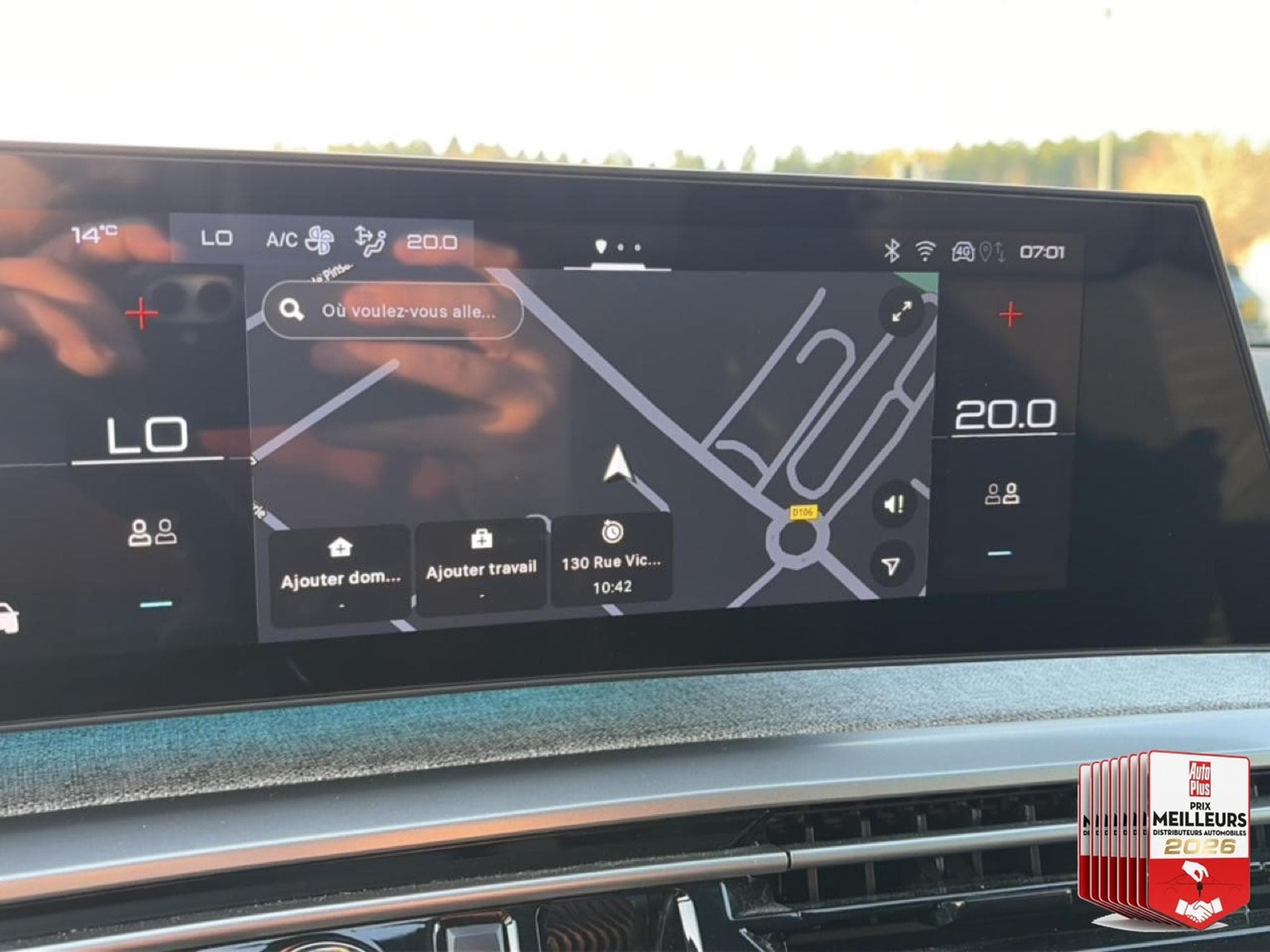 Peugeot 3008 1.2 HYBRID 145 GT E-DCS6 (2025) - Photo 23