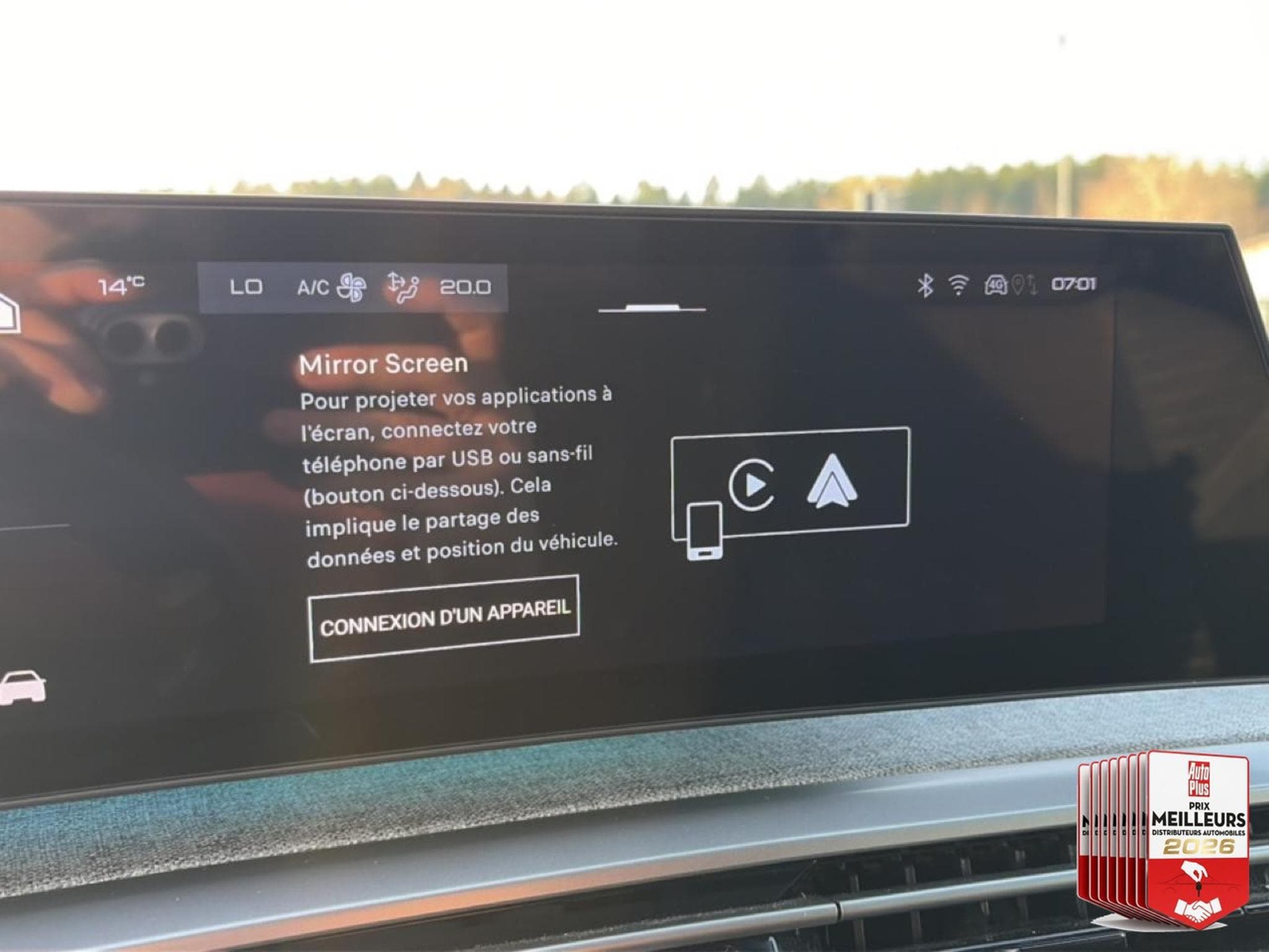 Peugeot 3008 1.2 HYBRID 145 GT E-DCS6 (2025) - Photo 24