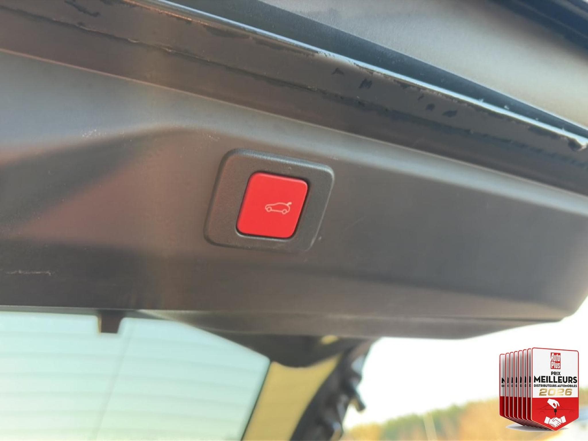Peugeot 3008 1.2 HYBRID 145 GT E-DCS6 (2025) - Photo 31