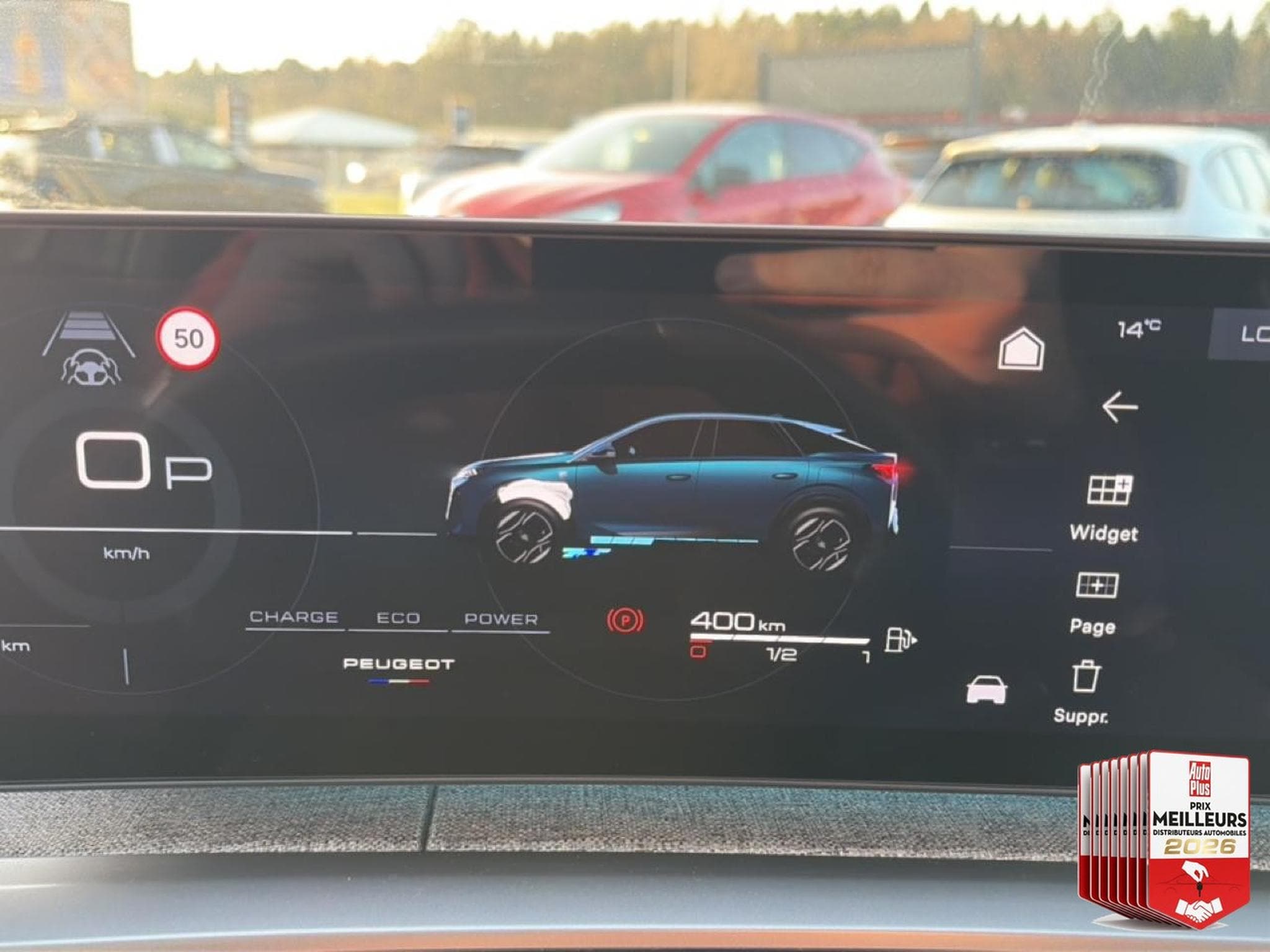 Peugeot 3008 1.2 HYBRID 145 GT E-DCS6 (2025) - Photo 32