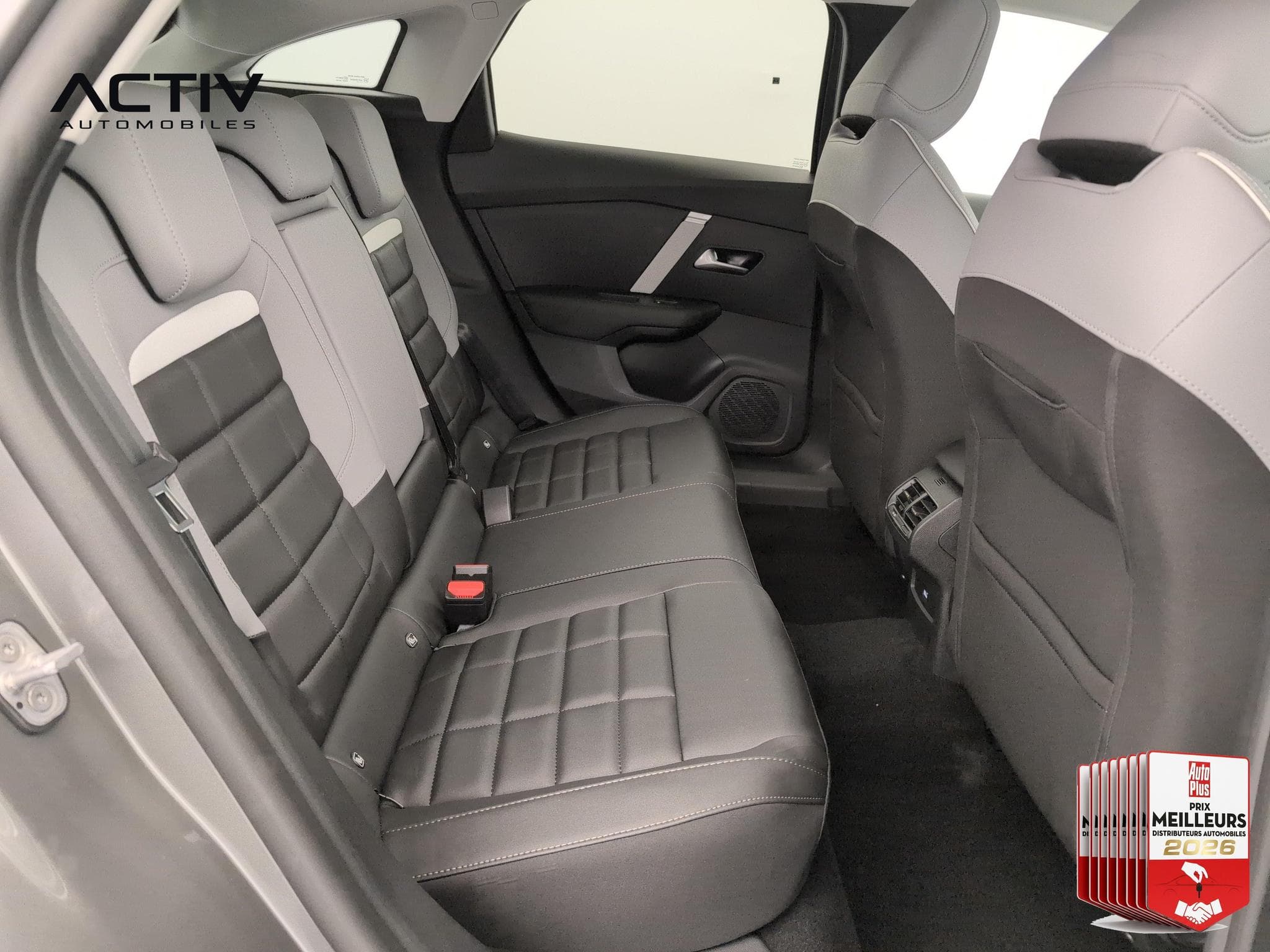Citroën C4 Hybride 145 ch e-DCS6 Max (2026) - Photo 10