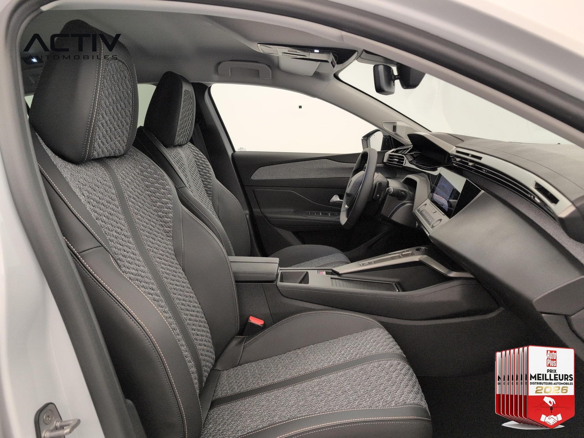 Peugeot 308 HYBRID 145 E-DCS6 ALLURE (2026) - Photo 9