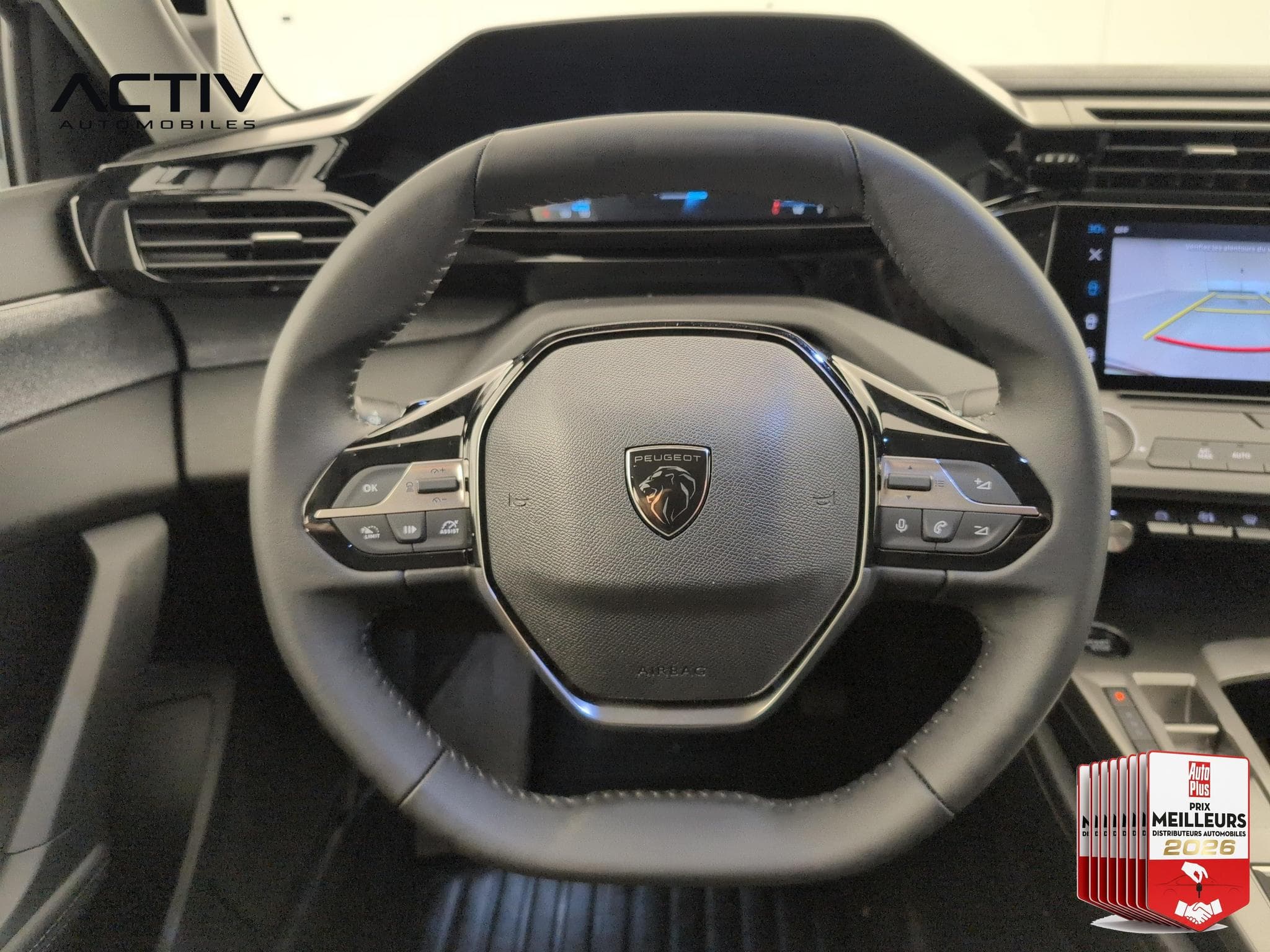 Peugeot 308 HYBRID 145 E-DCS6 ALLURE (2026) - Photo 13