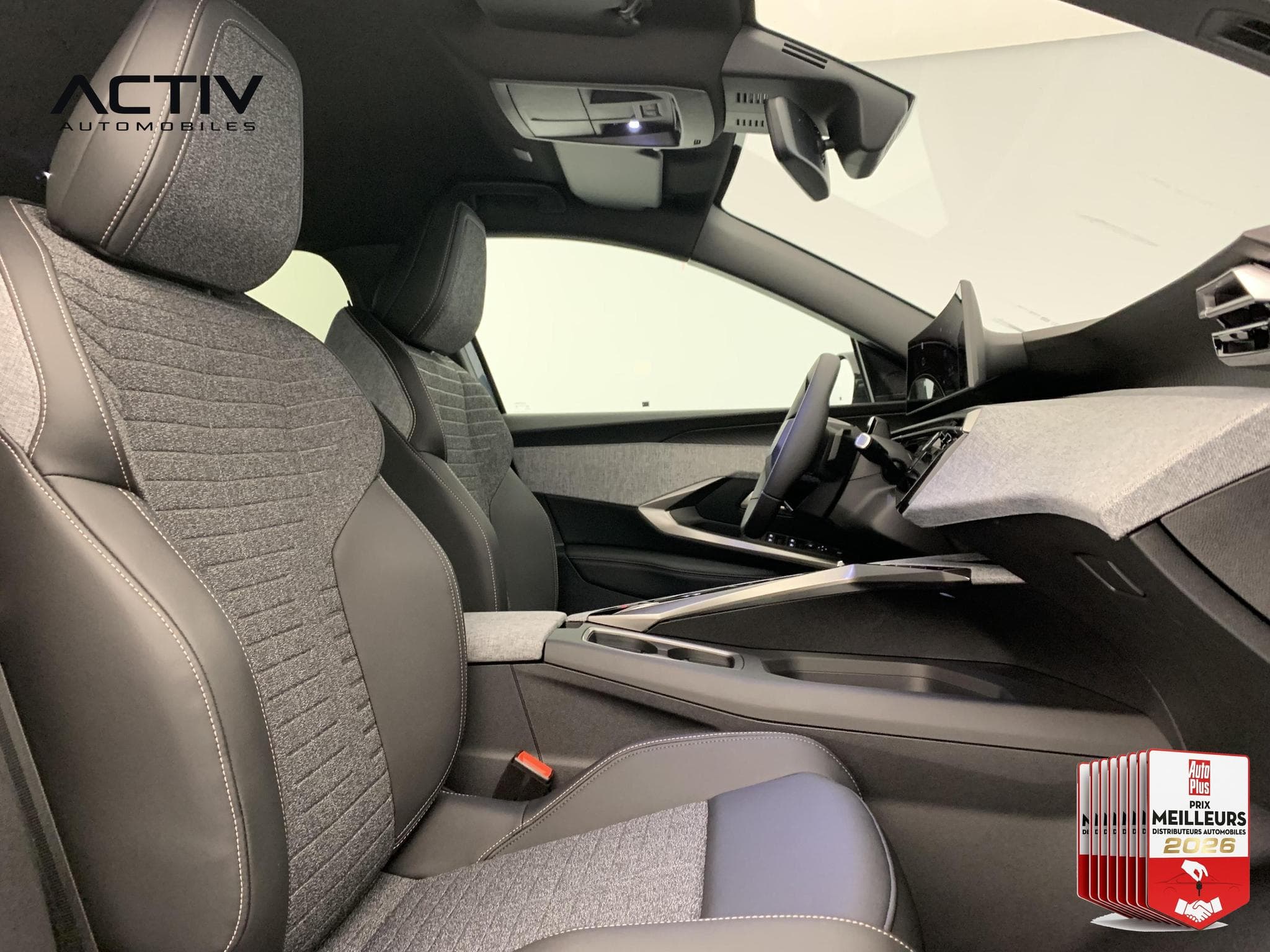 Peugeot 5008 HYBRID 145 CH E-DCS6 ALLURE (2026) - Photo 9