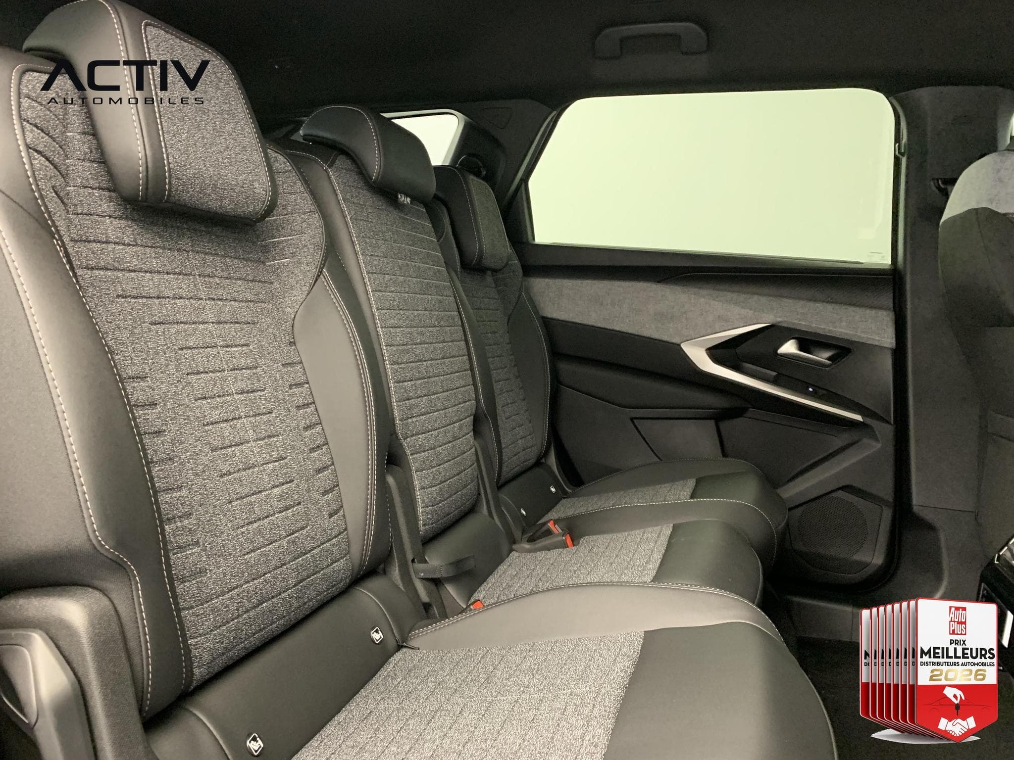 Peugeot 5008 Hybrid 145 e-DCS6 Allure (2026) - Photo 10