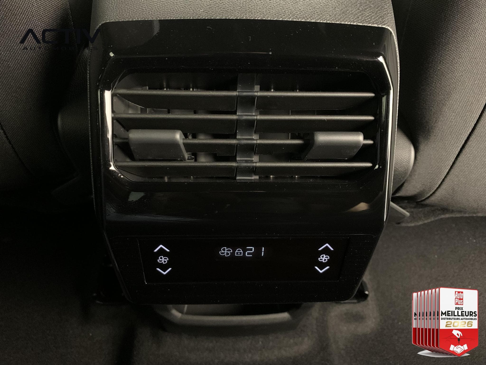 Peugeot 5008 Hybrid 145 e-DCS6 Allure (2026) - Photo 20