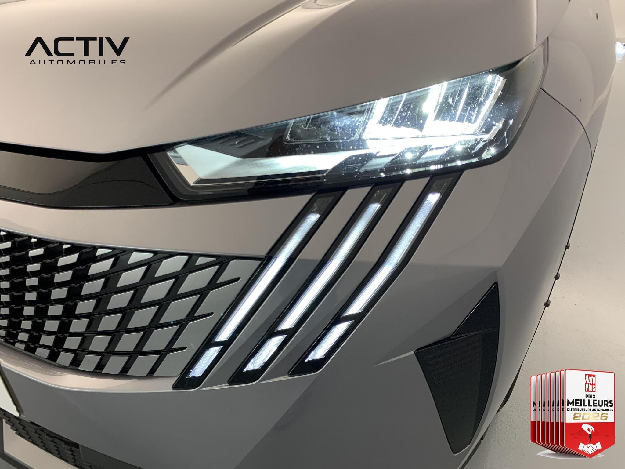 Peugeot 5008 Hybrid 145 e-DCS6 Allure (2026) - Photo 24