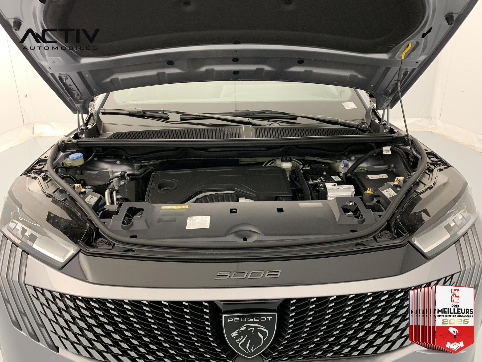 Peugeot 5008 Hybrid 145 e-DCS6 Allure (2026) - Photo 25