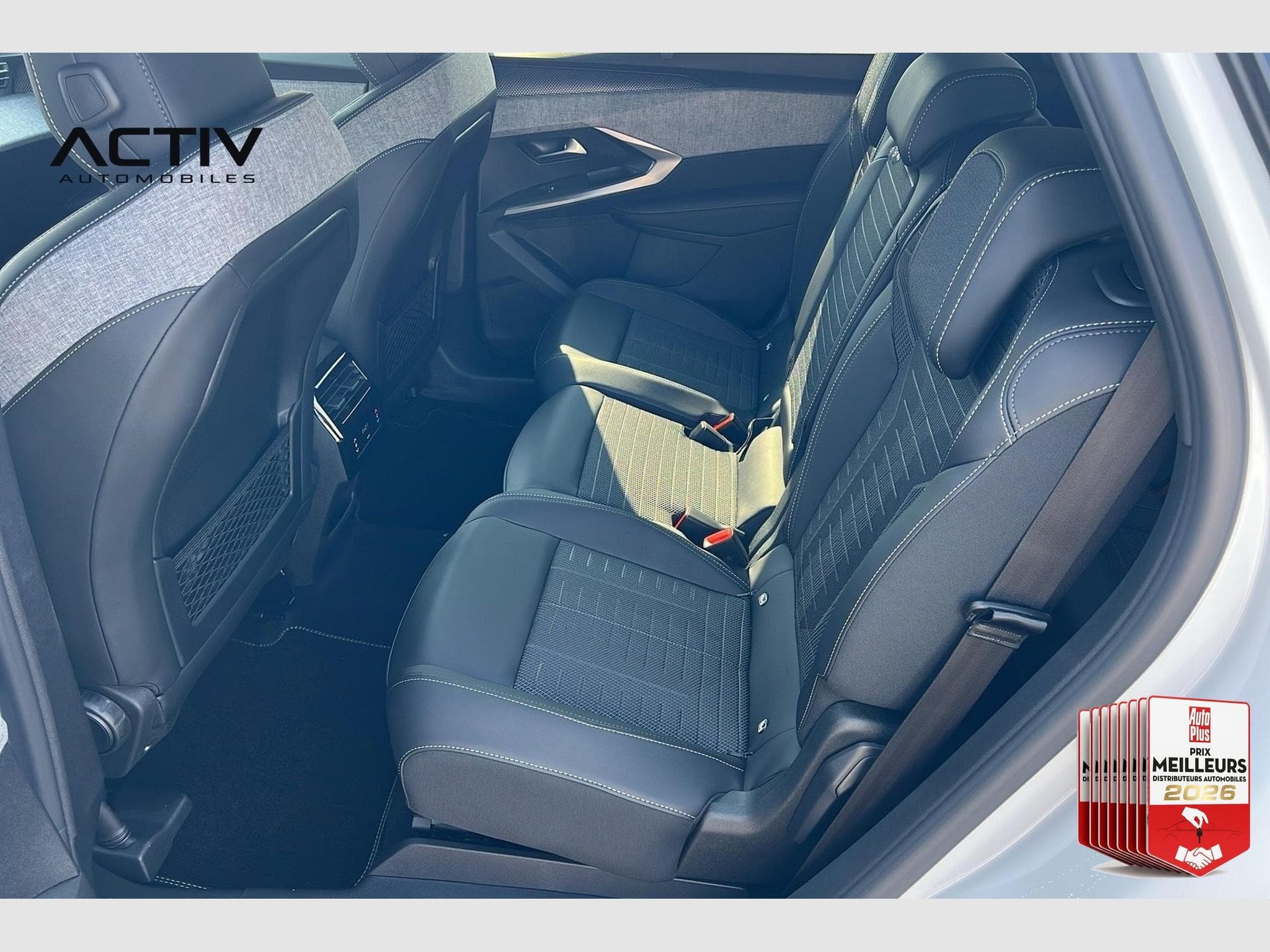 Peugeot 5008 Hybrid 145 e-DCS6 GT (2025) - Photo 10