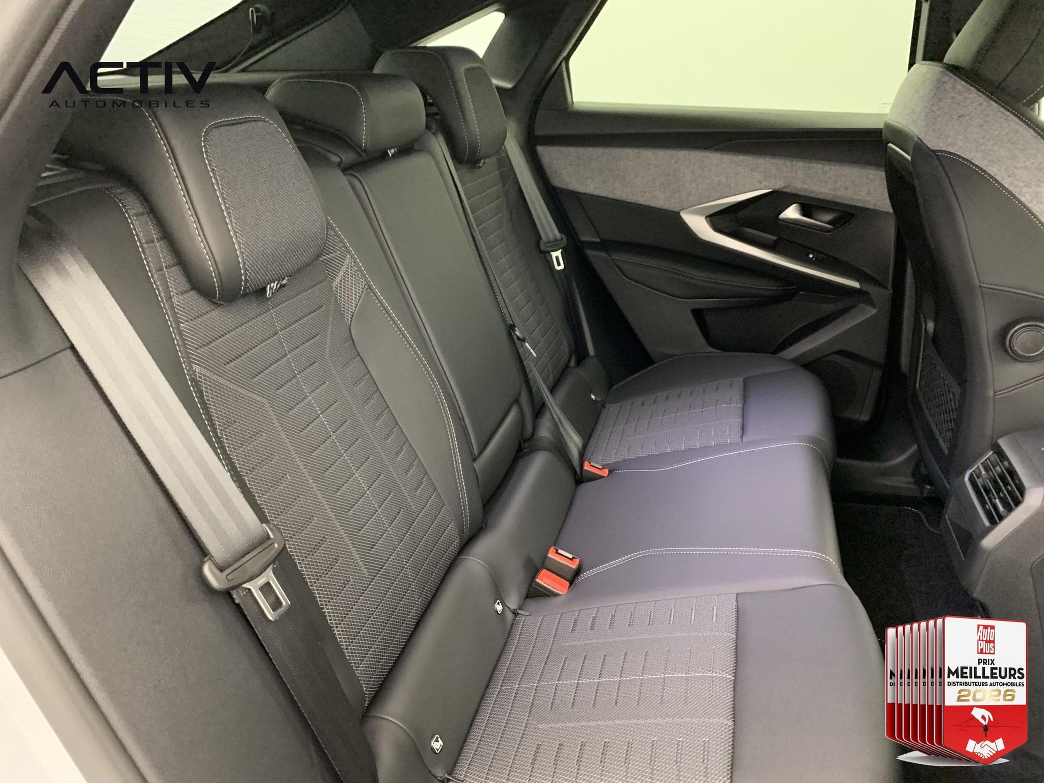 Peugeot 3008 Hybrid 145 e-DCS6 GT (2025) - Photo 10