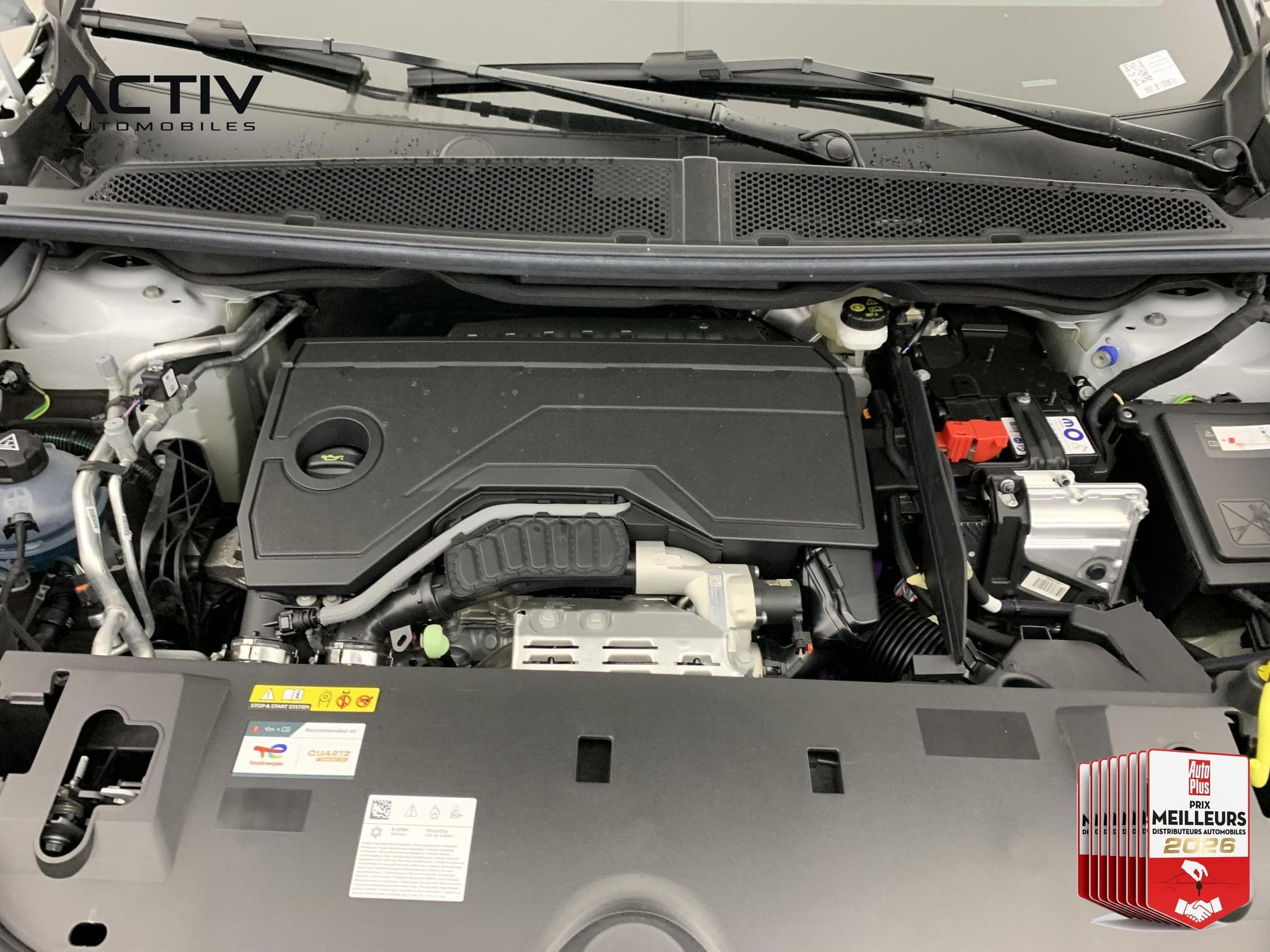 Peugeot 3008 Hybrid 145 e-DCS6 GT (2025) - Photo 22