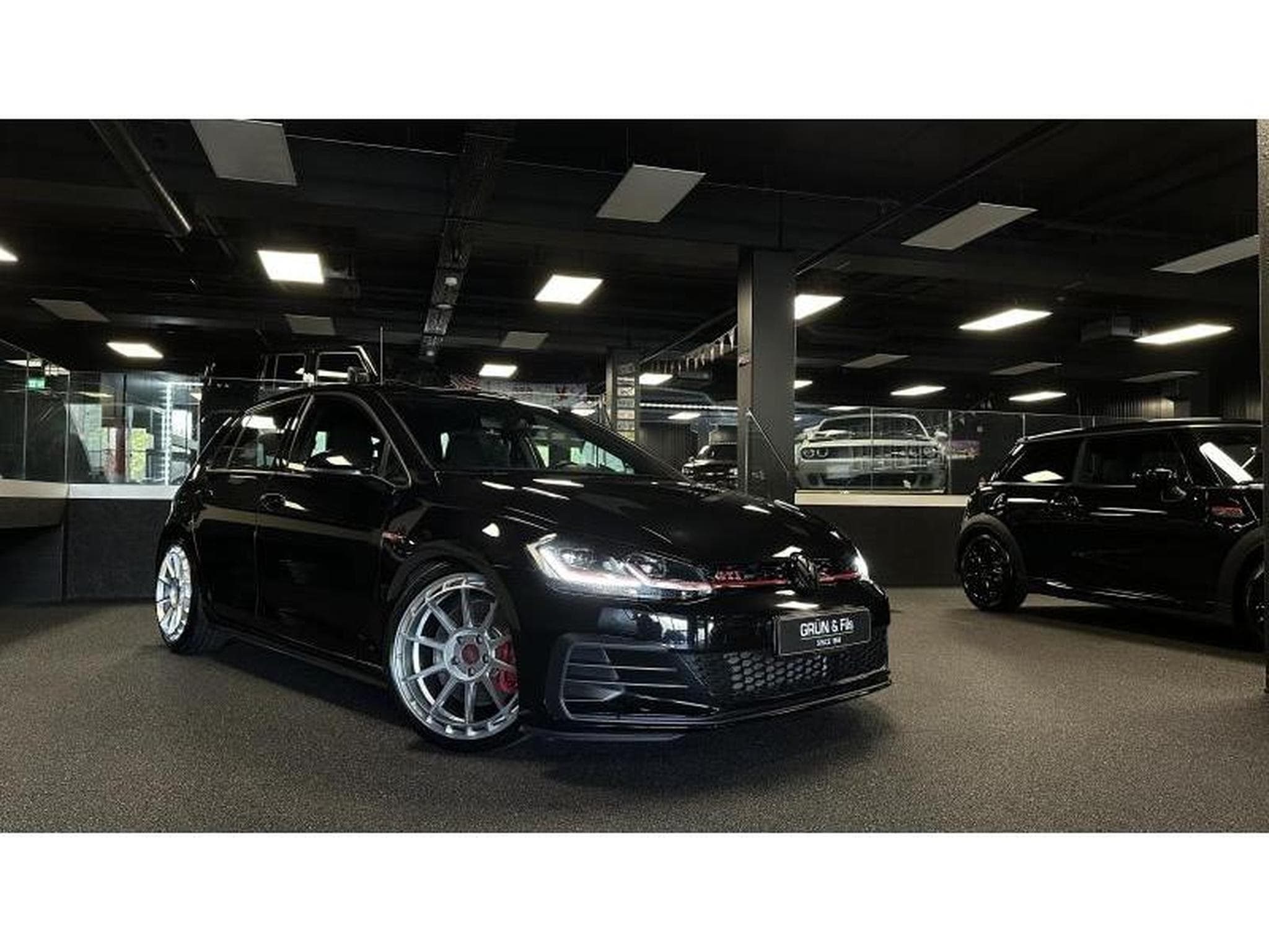 VW Golf VII GTI Performance (2019) - Photo 1